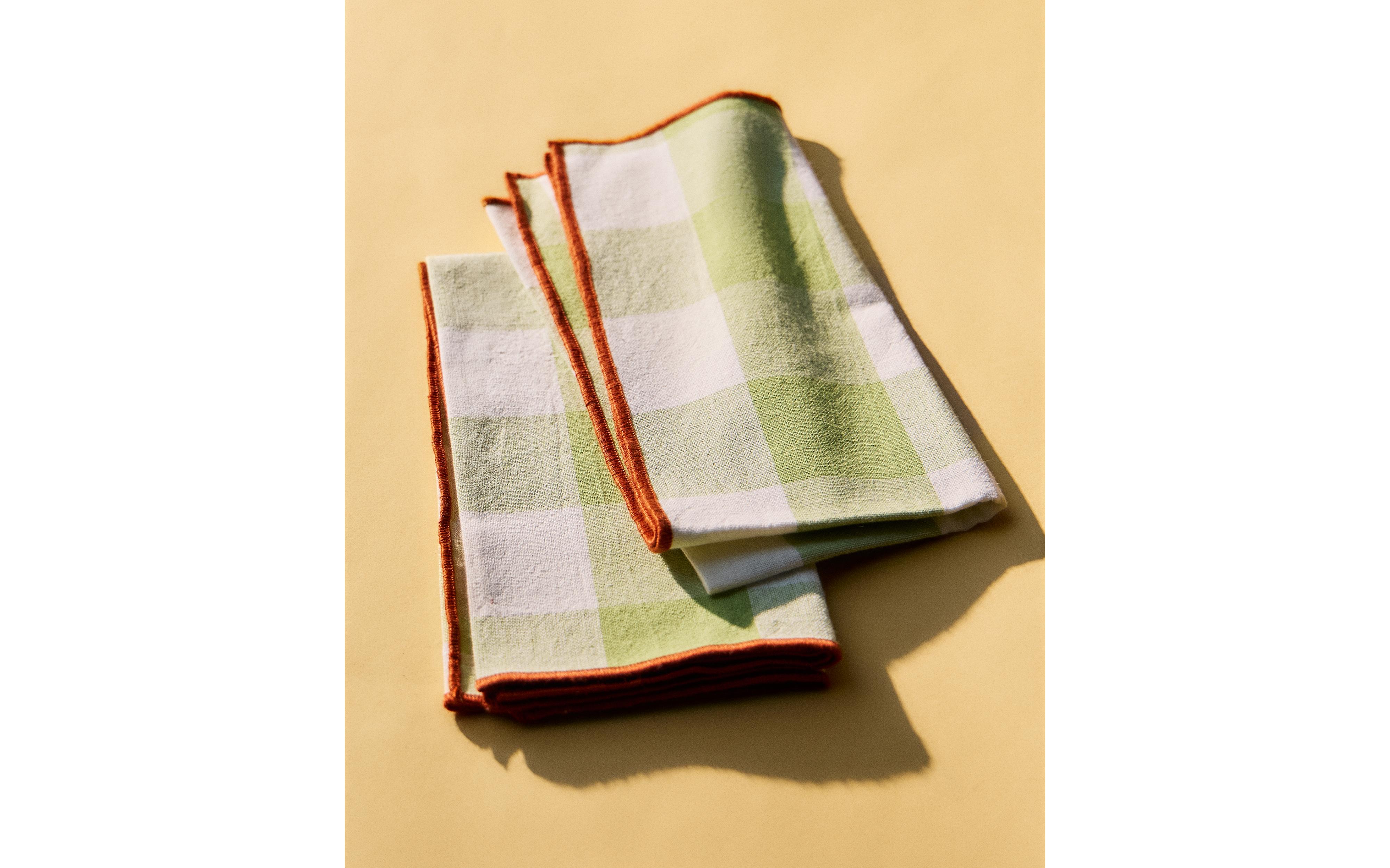 PACK OF CHECK NAPKINS WITH TOPSTITCHING (PACK OF 2) product thumbnail 10