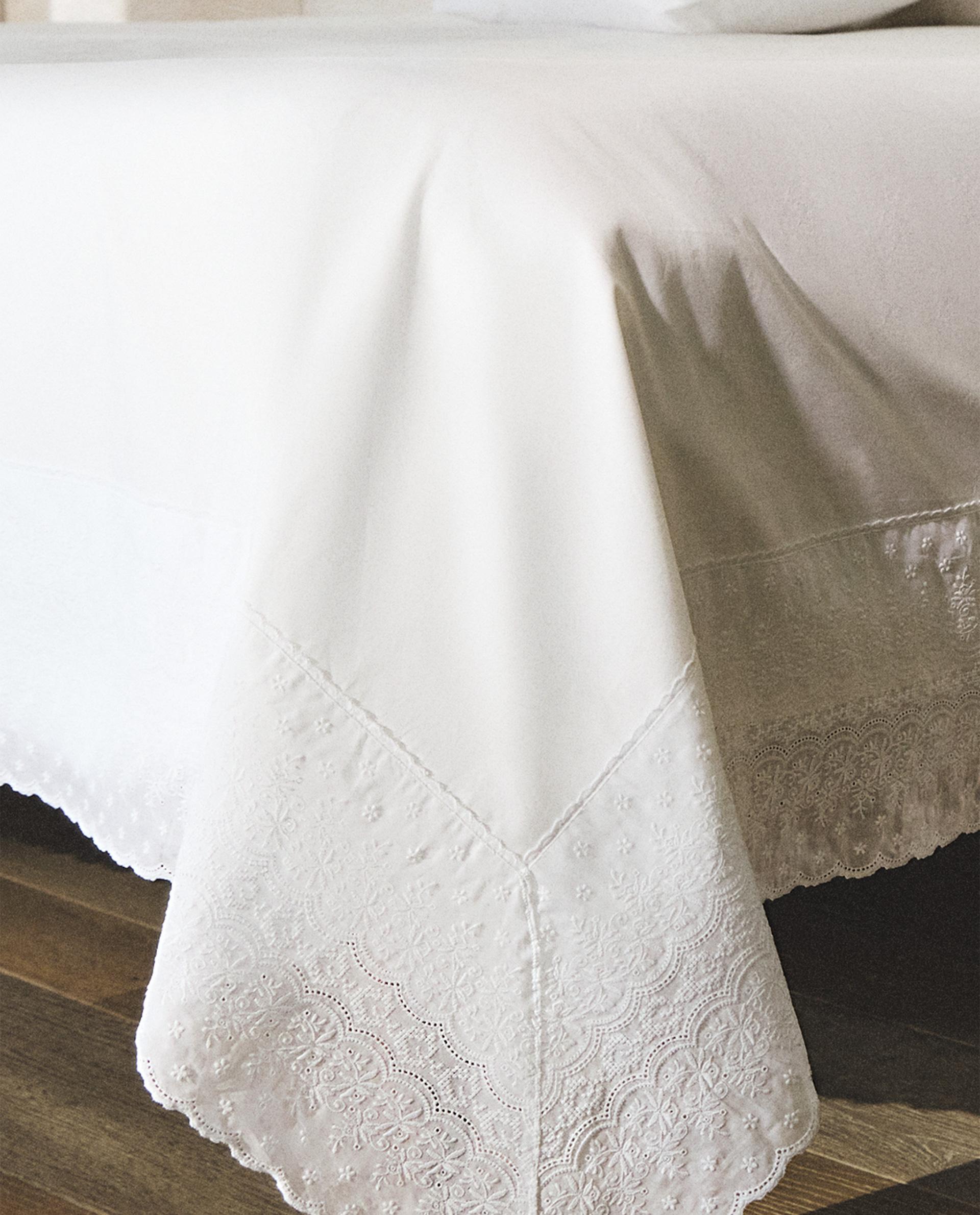Housse De Couette 140x200 / 172x230 Cm – 100% Coton Blanc – Broderie Machine Années 50 – Française (Occasion)