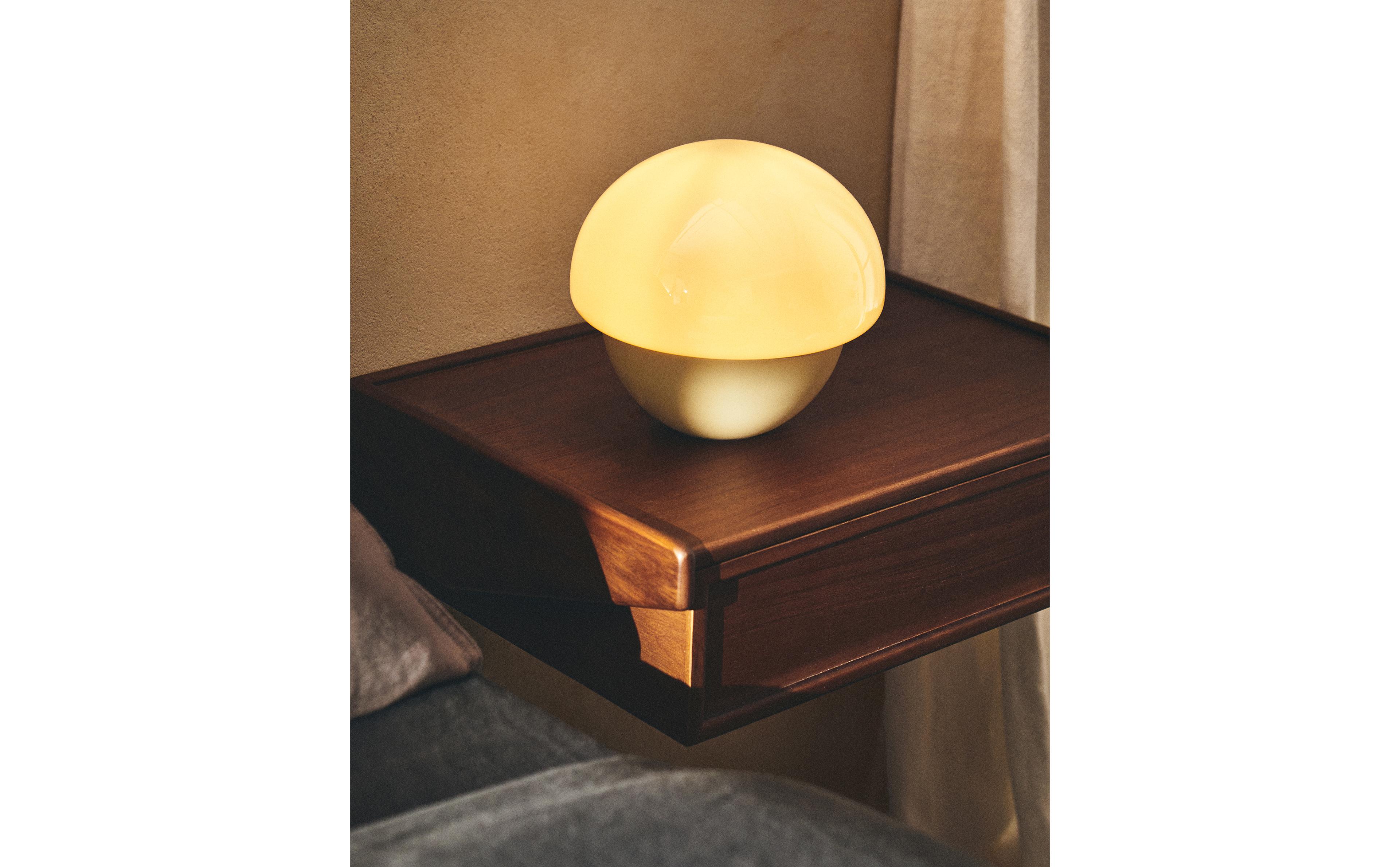 OVAL TABLE LAMP