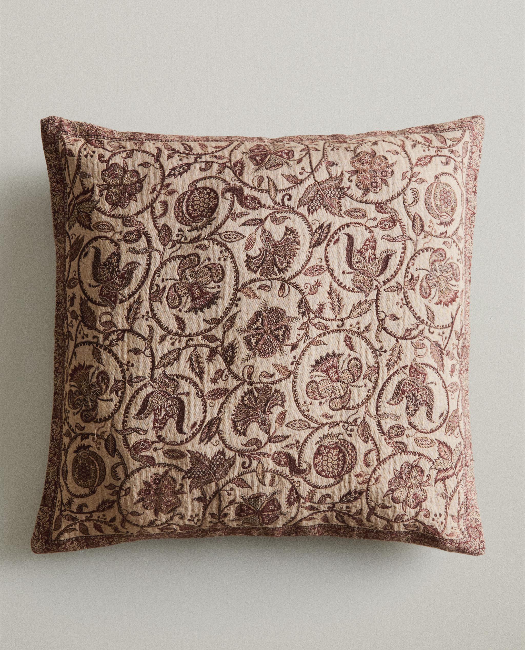 JACQUARD CUSHION COVER