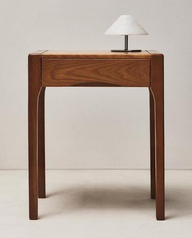 引き出し付きオーク材ナイトテーブル