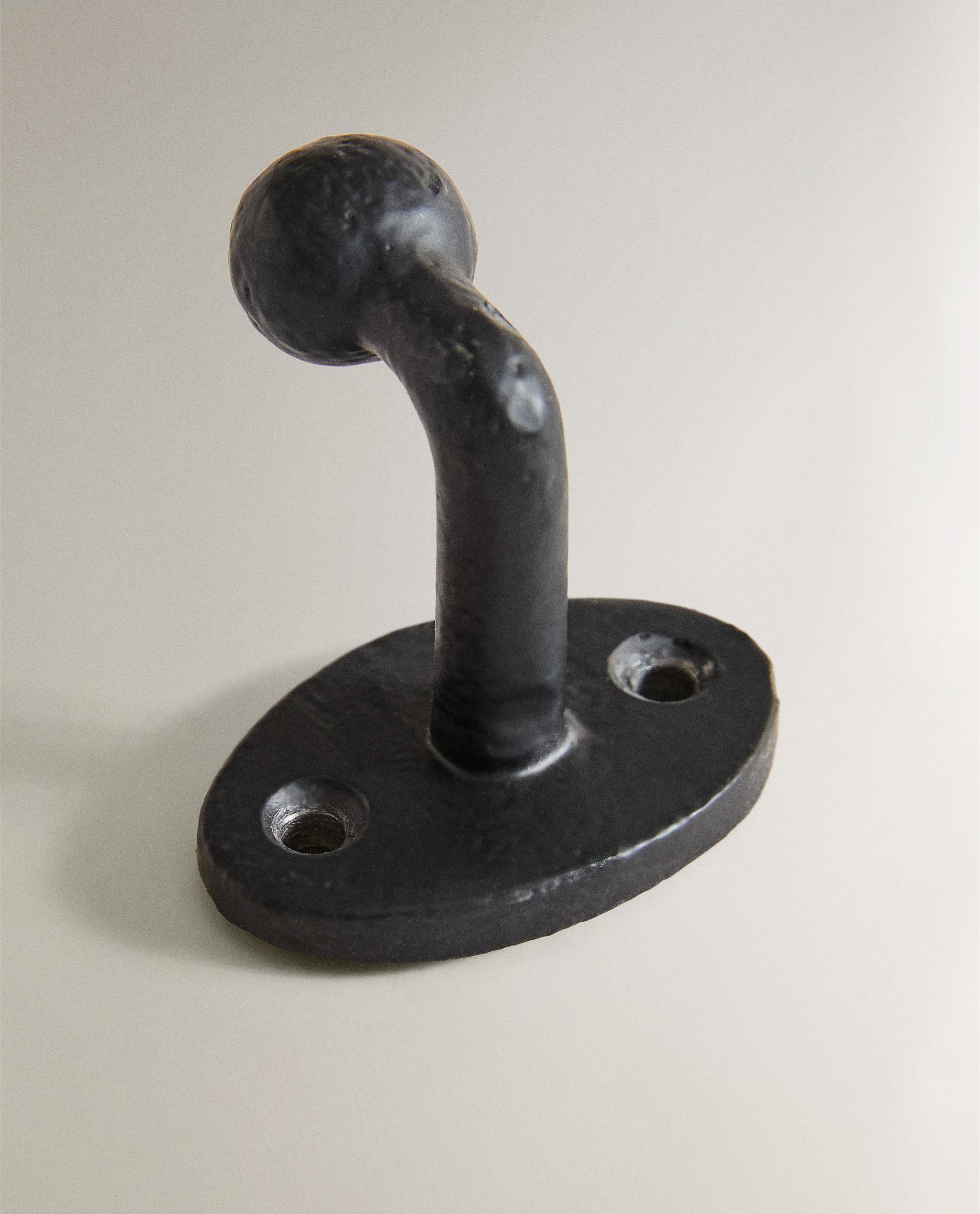 IRON HOOK product thumbnail 4