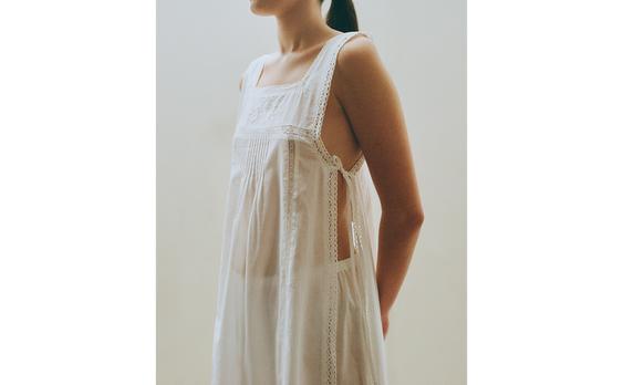 LONG TOP WITH SIDE SLITS