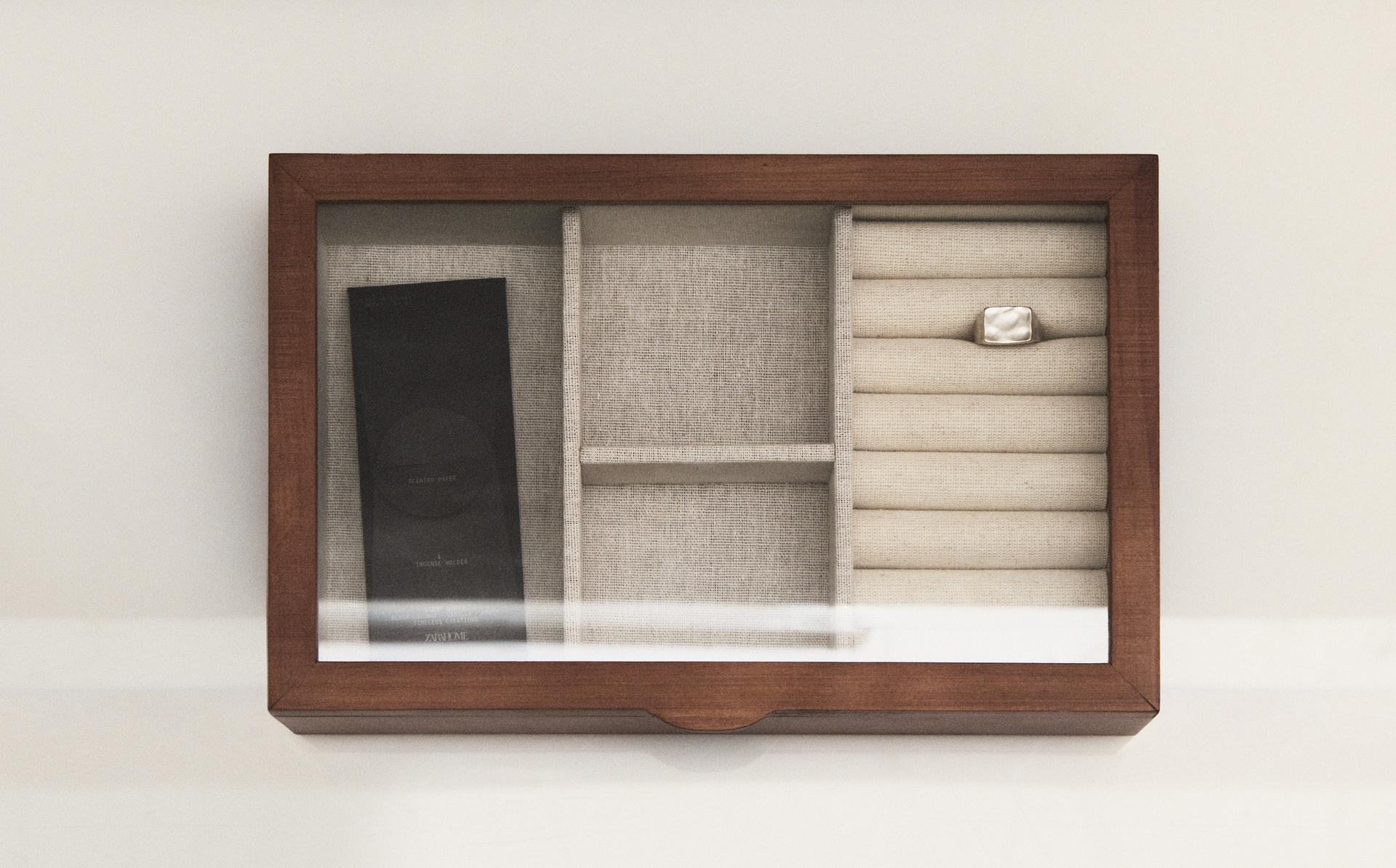 WOODEN JEWELLERY BOX WOODEN JEWELLERY BOX