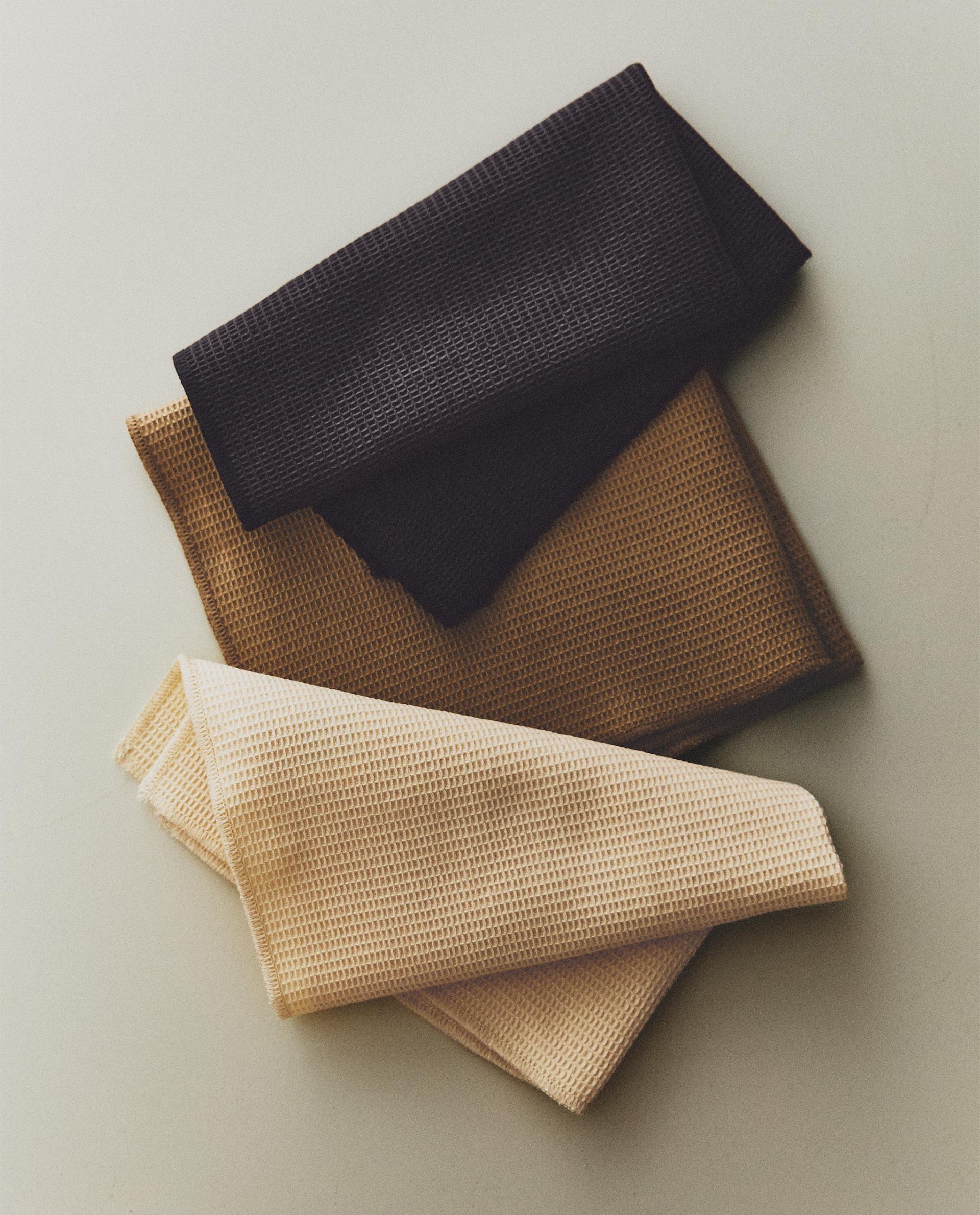 PACK OF WAFFLE-KNIT TEA TOWELS (PACK OF 3) product thumbnail 3