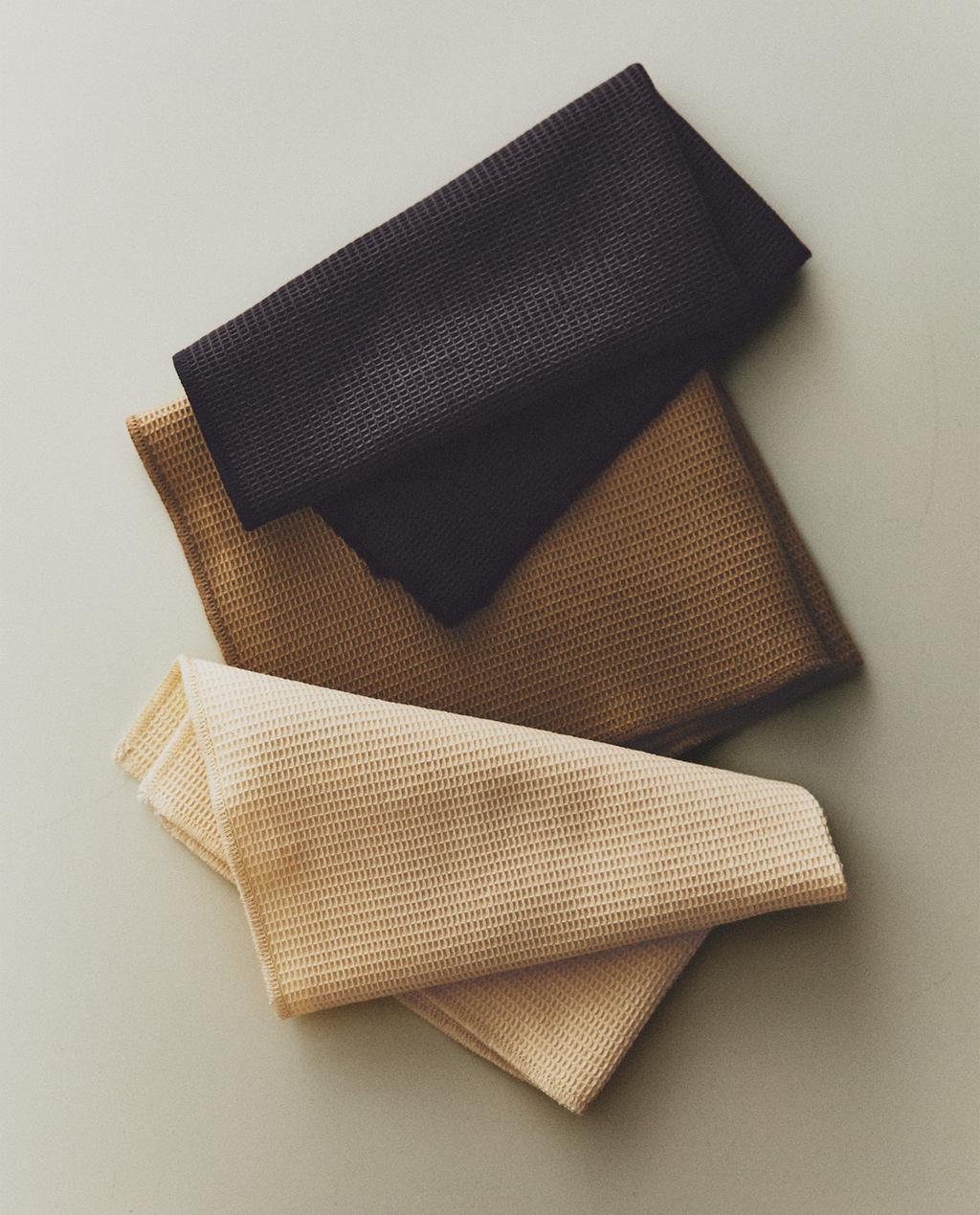 Pack of waffle-knit tea towels (pack of 3)