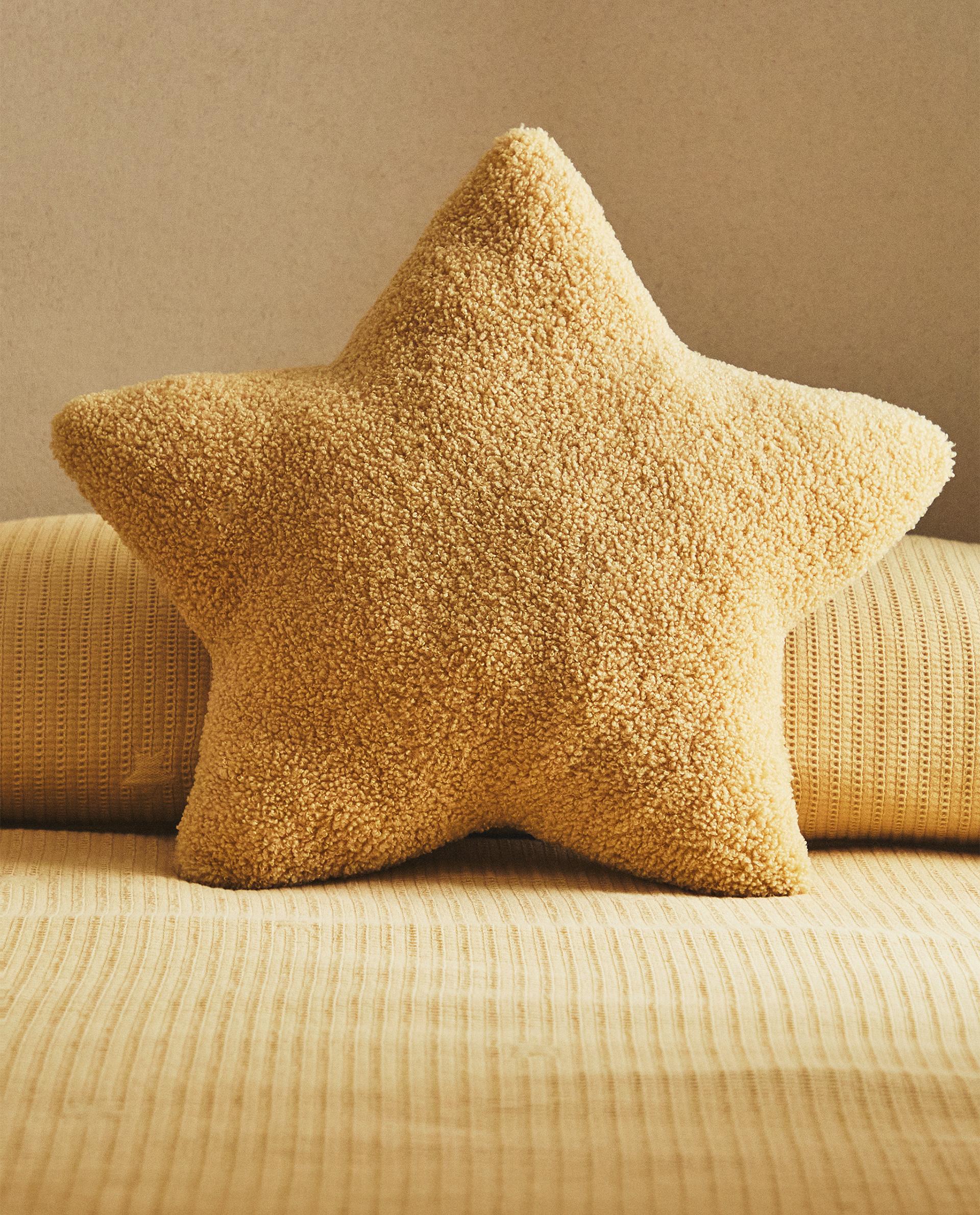 CHILDREN'S LARGE FAUX SHEARLING STAR CUSHION