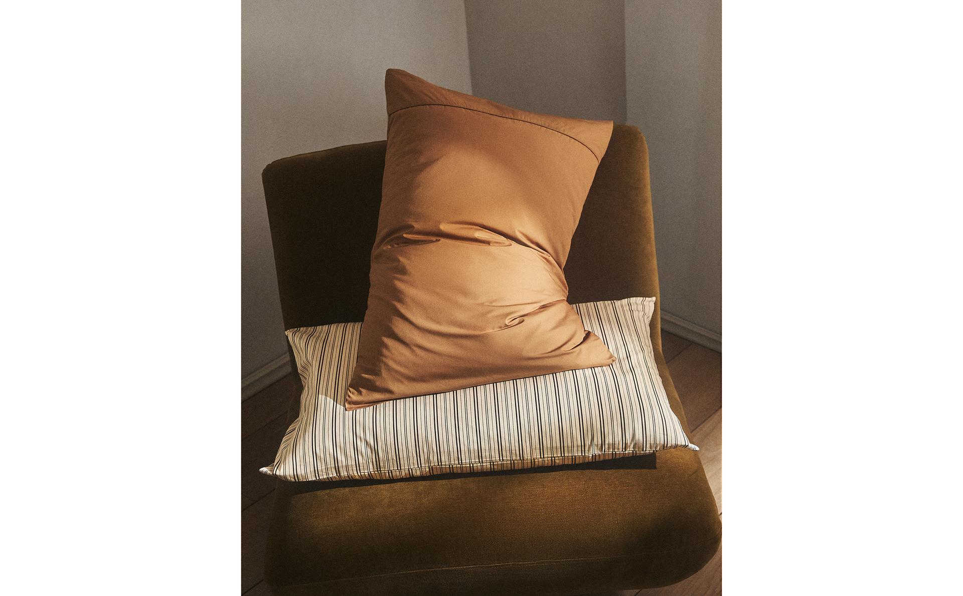 PERCALE PILLOWCASE (300 THREAD COUNT) PERCALE PILLOWCASE (300 THREAD COUNT)