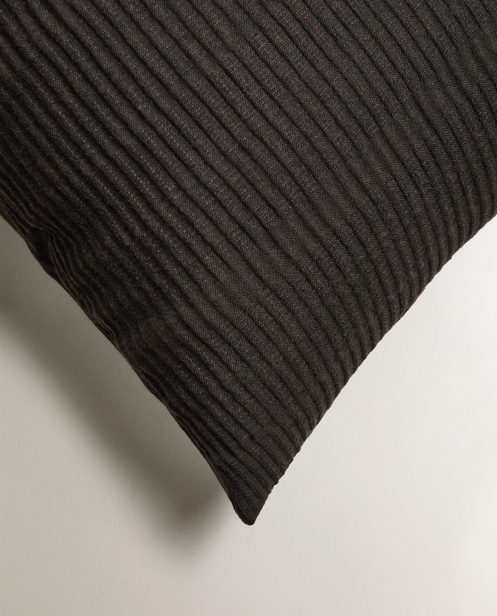 GATHERED QUILT CUSHION COVER product thumbnail 5