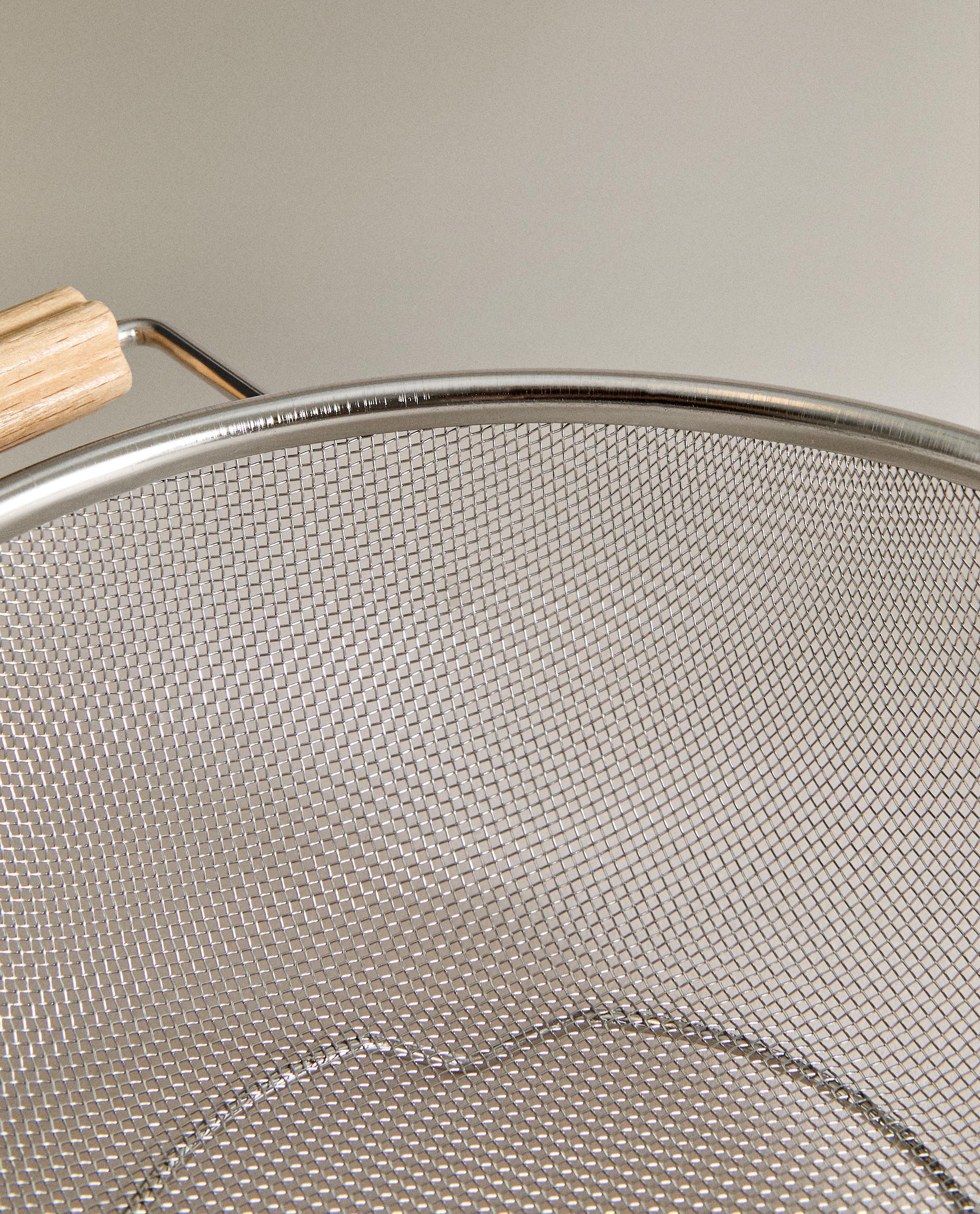 KITCHEN COLANDER WITH WOODEN HANDLES product thumbnail 11