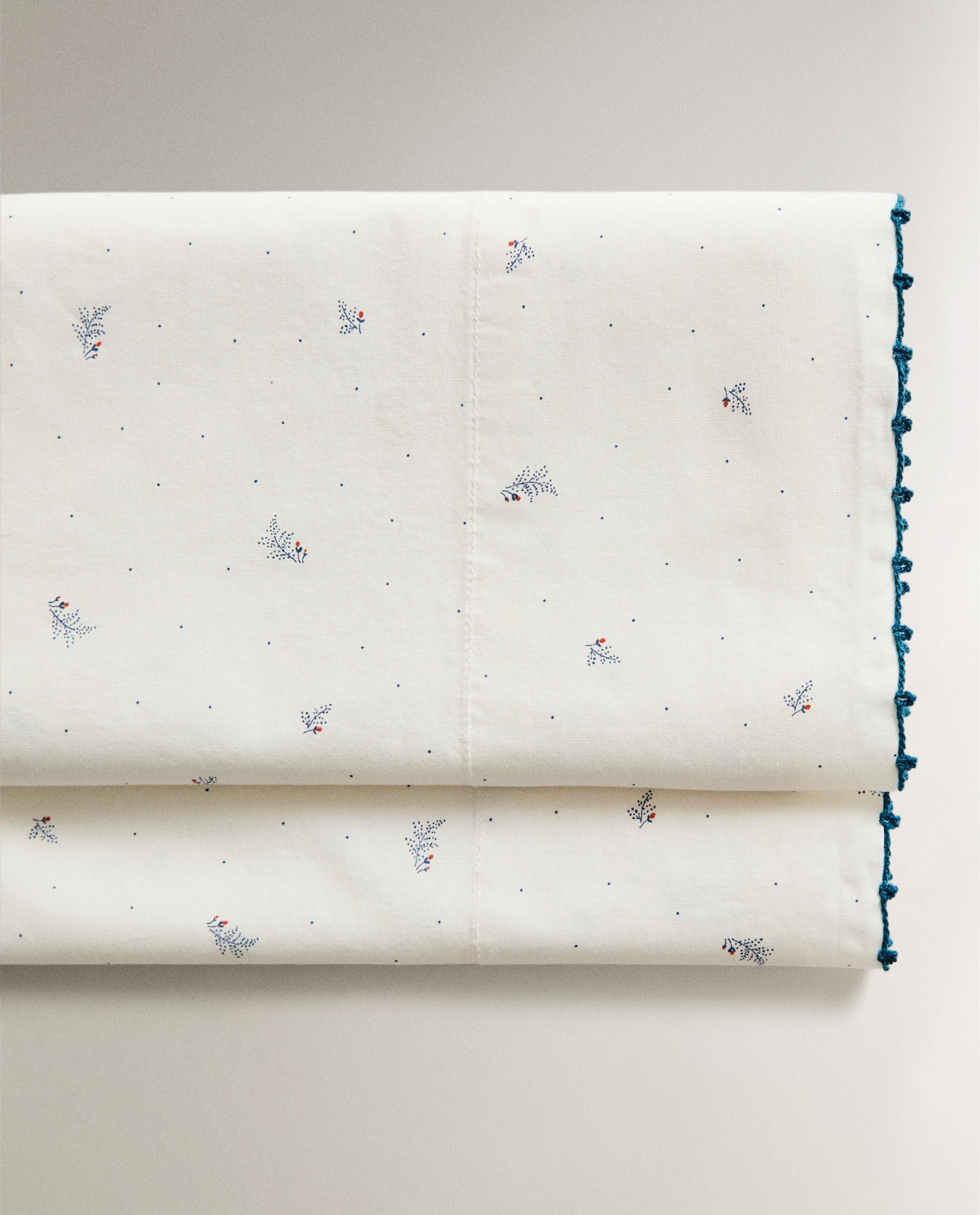 LEAVES AND POLKA DOTS MINI COT SHEET SET product thumbnail 3