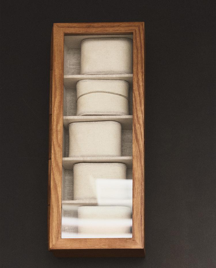 WOODEN WATCH BOX