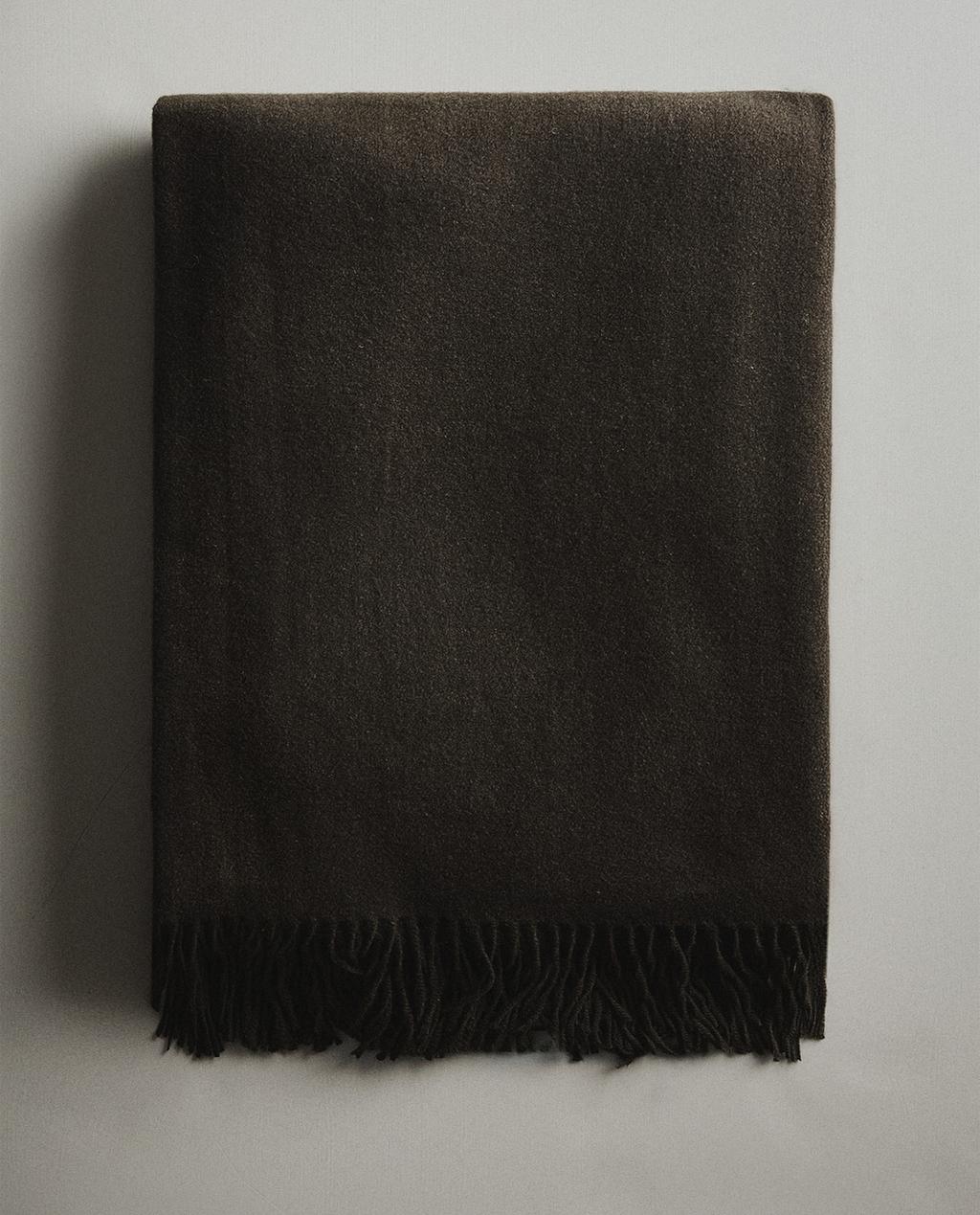 FRINGED SOFT THROW FRINGED SOFT THROW