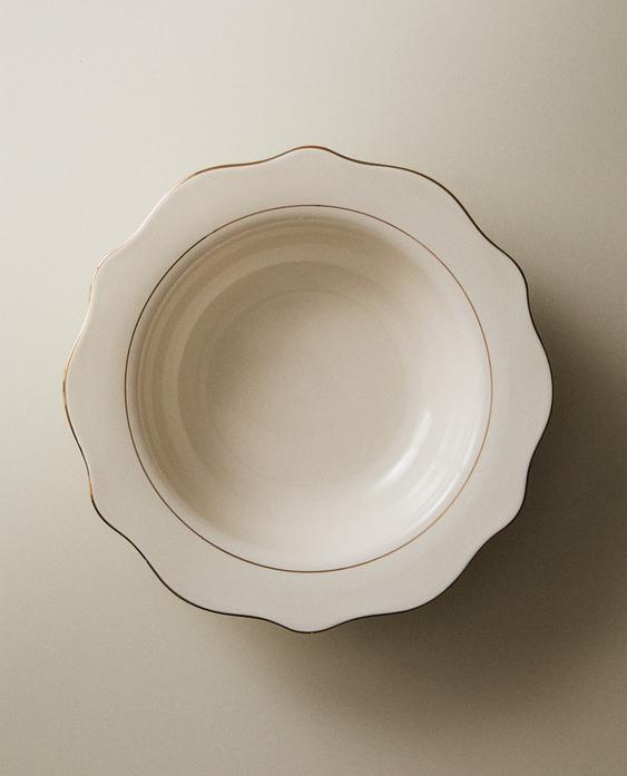 PORCELAIN SOUP PLATE WITH RIM DETAIL
