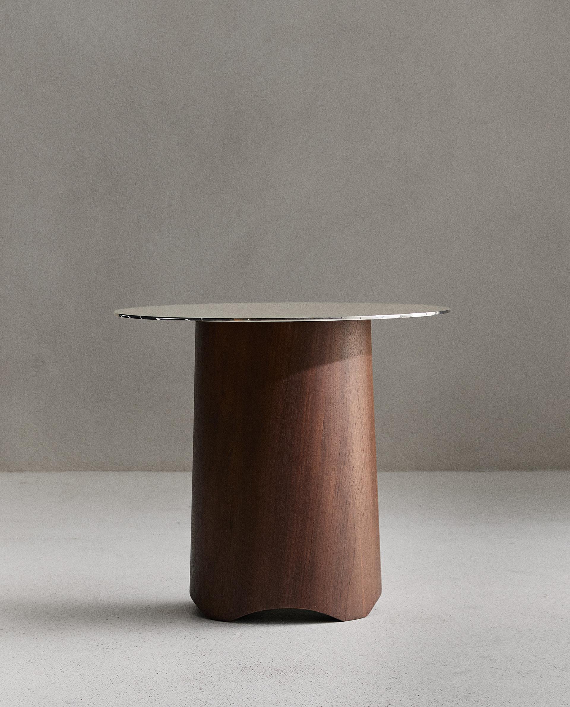 zara home カービング彫刻　サイドデスク ウッド ベッドサイドテーブル | Zara Home 日本/Japan