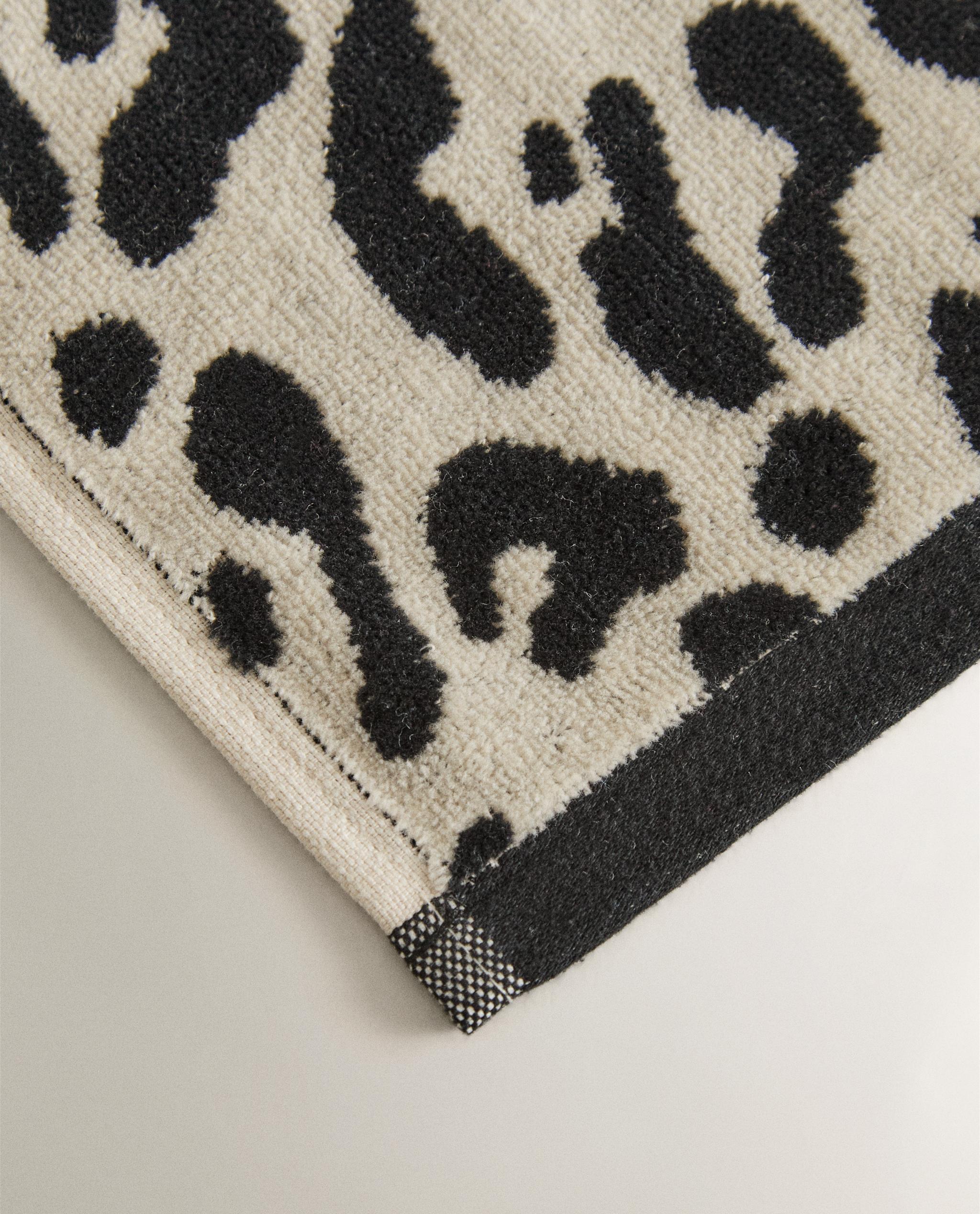PACK OF ANIMAL PRINT VELOUR HAND TOWELS (PACK OF 3) product thumbnail 4