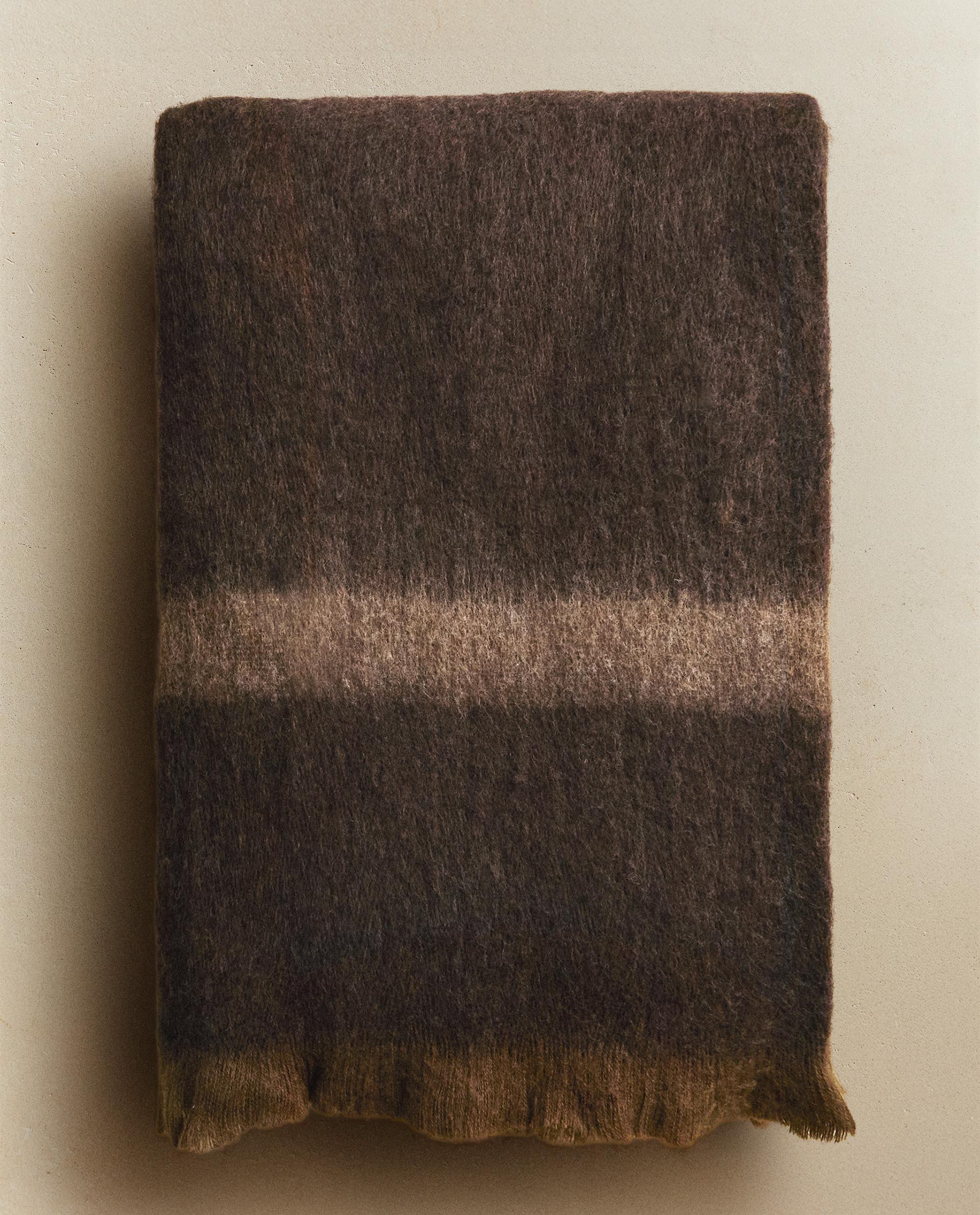 ソファーやリビングルーム用のスロー - Online Sale | Zara Home 日本