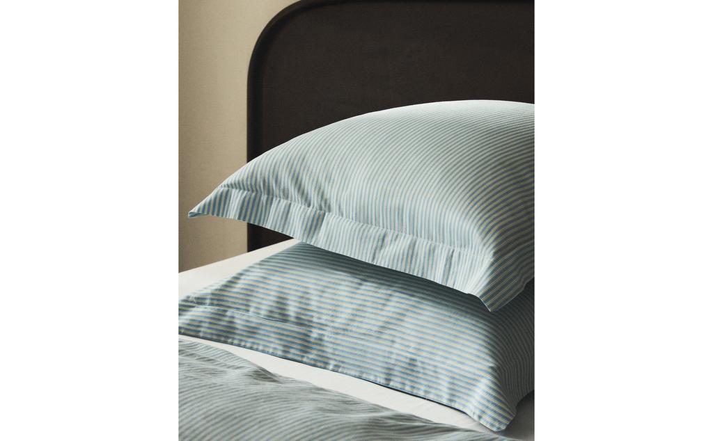 SVĪTRAINA SATĪNA SPILVENDRĀNA (300 PAVEDIENI) SVĪTRAINA SATĪNA SPILVENDRĀNA (300 PAVEDIENI)