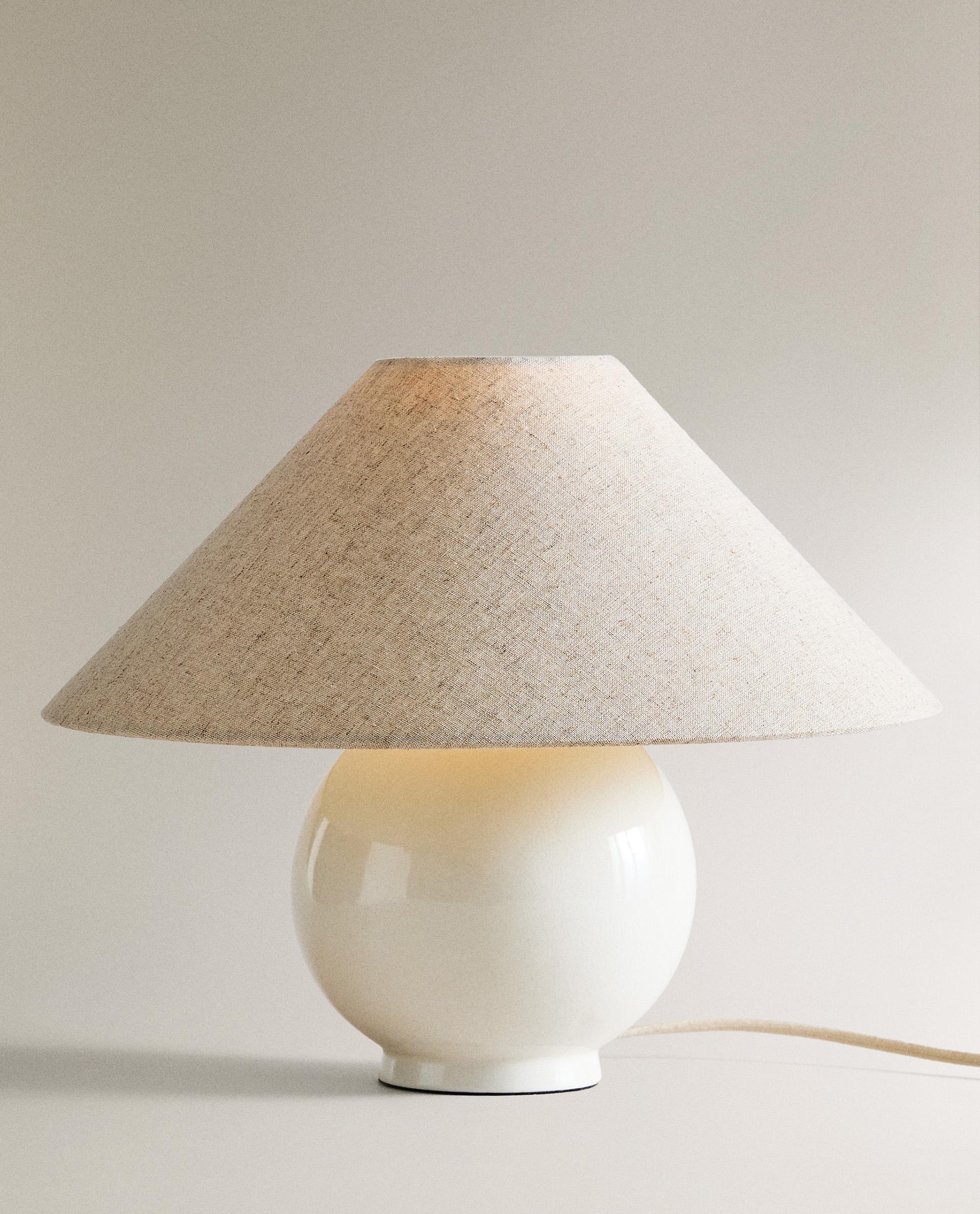 CERAMIC TABLE LAMP