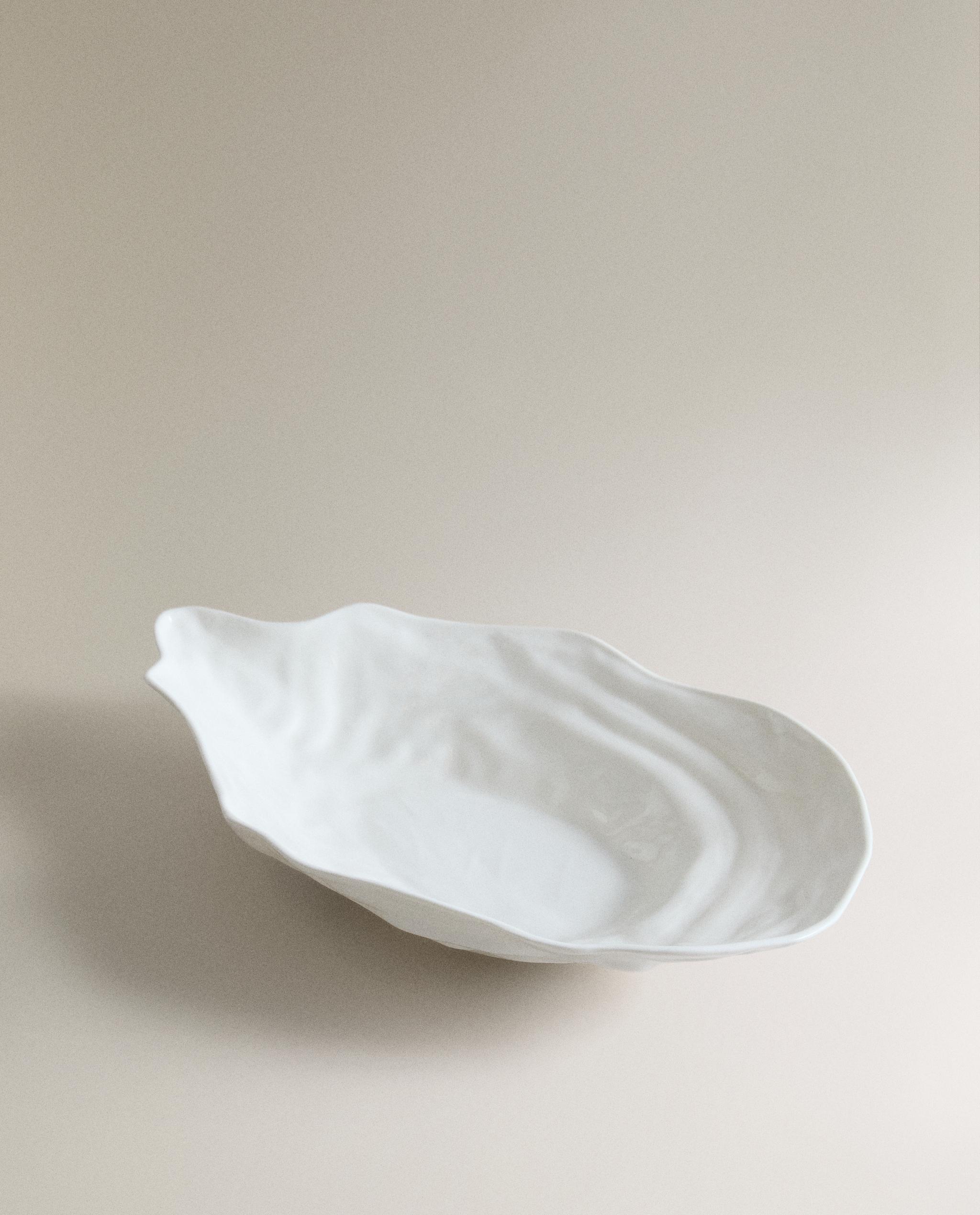 LARGE SHELL PORCELAIN SERVING DISH product thumbnail 6