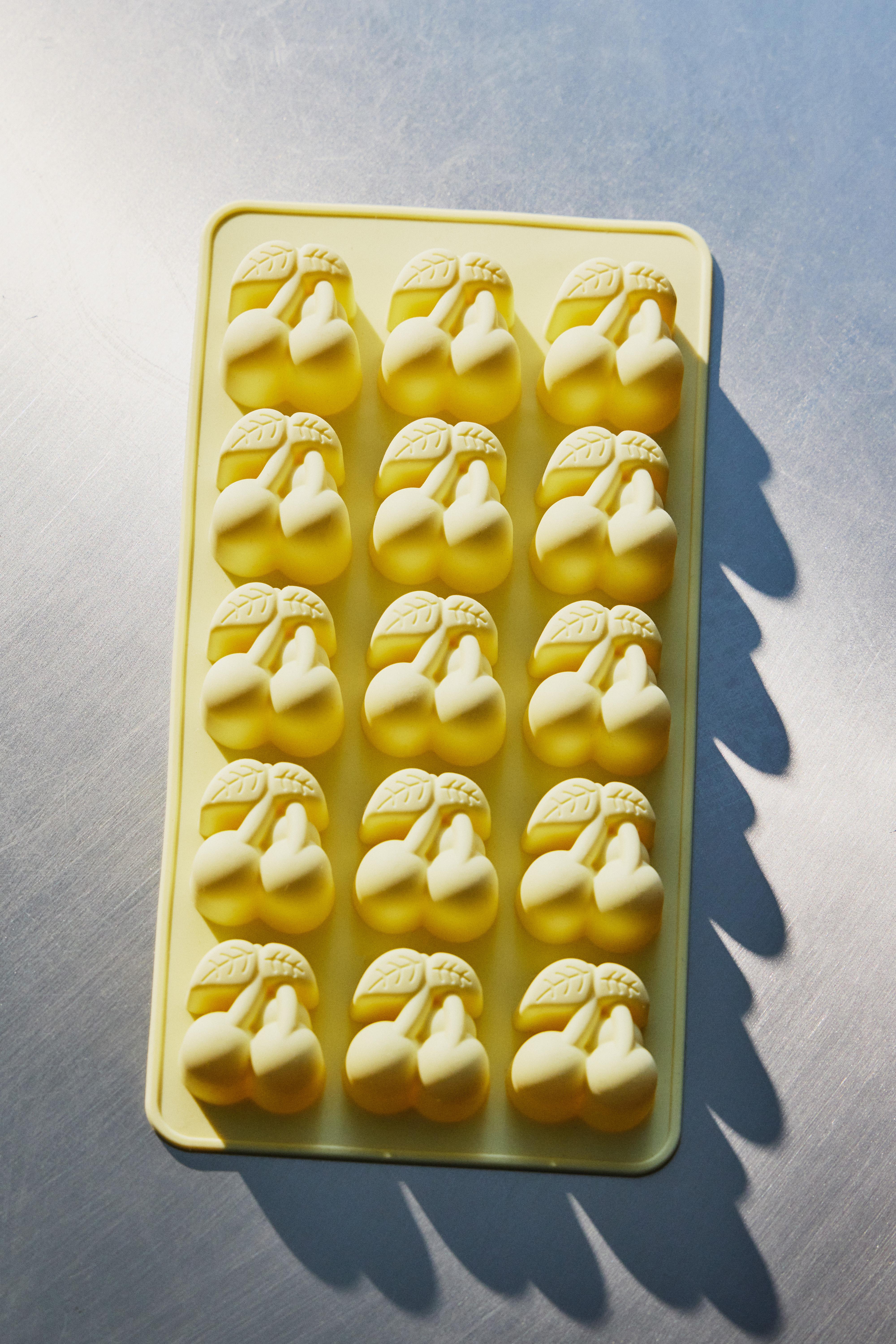 SILICONE CHERRIES ICE BUCKET TRAY 15 ICE CUBES product thumbnail 7