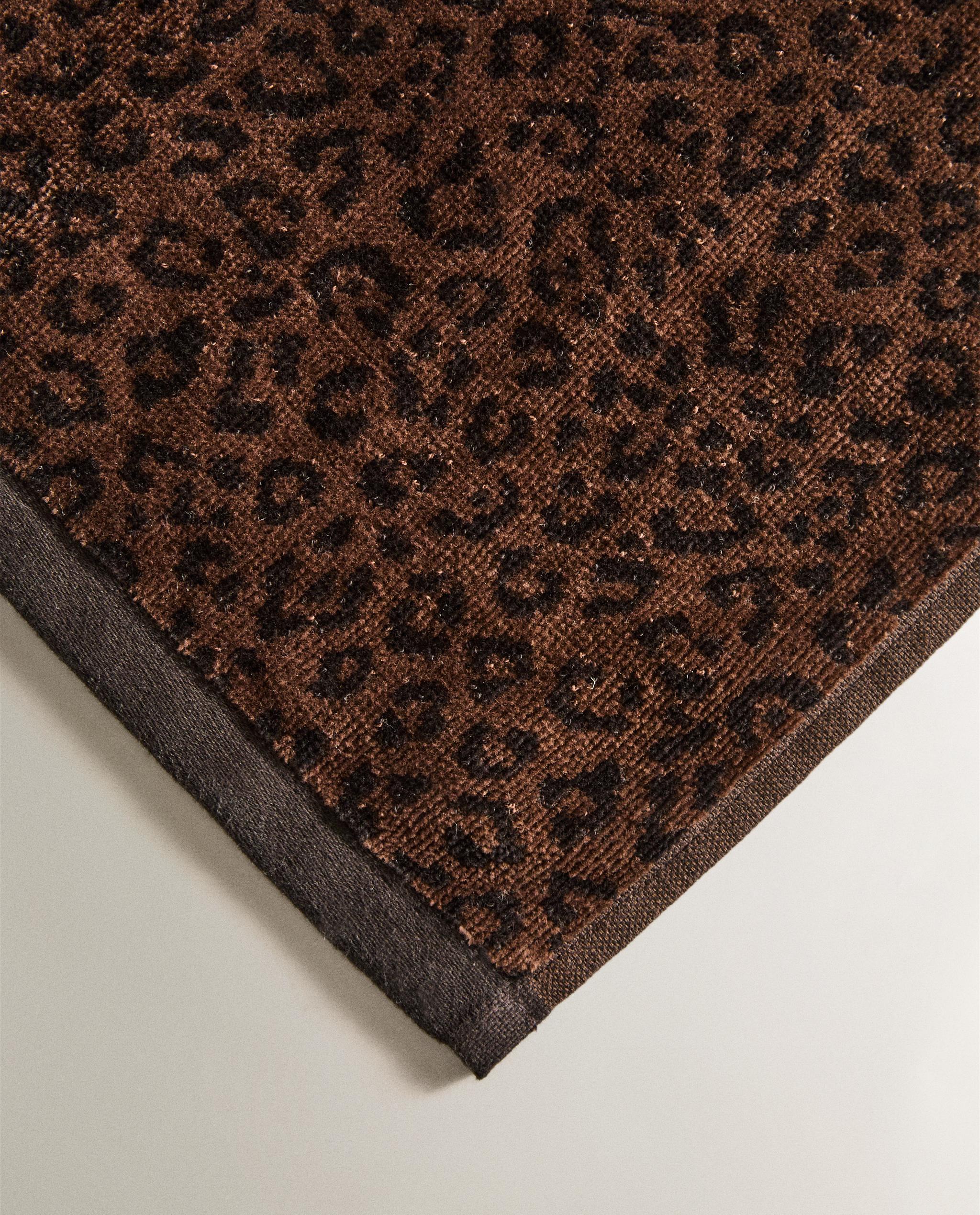 ANIMAL PRINT VELOUR BEACH TOWEL