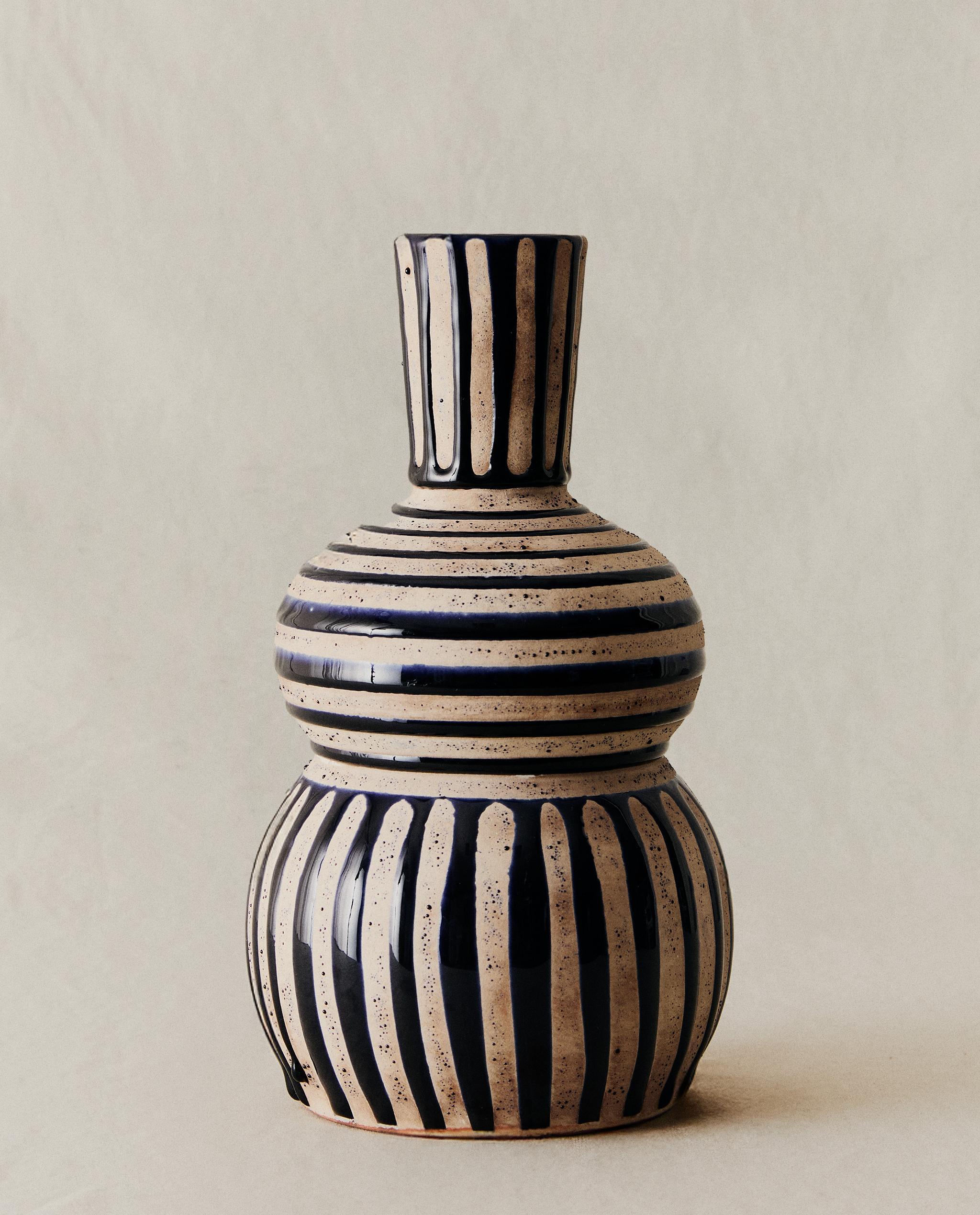 DECORATIVE HULU-SHAPED CERAMIC VASE product thumbnail 8