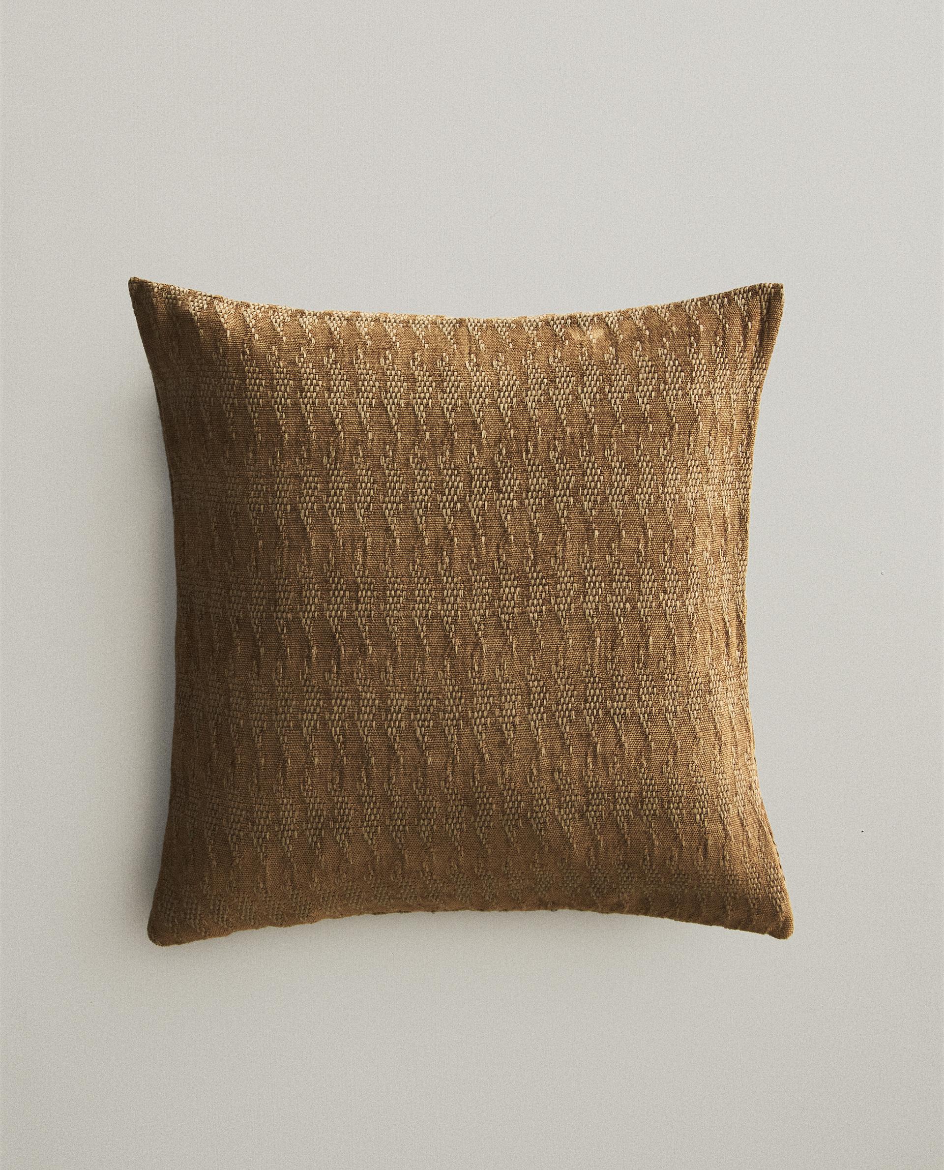 CHENILLE-TYYNYNPÄÄLLINEN CHENILLE-TYYNYNPÄÄLLINEN