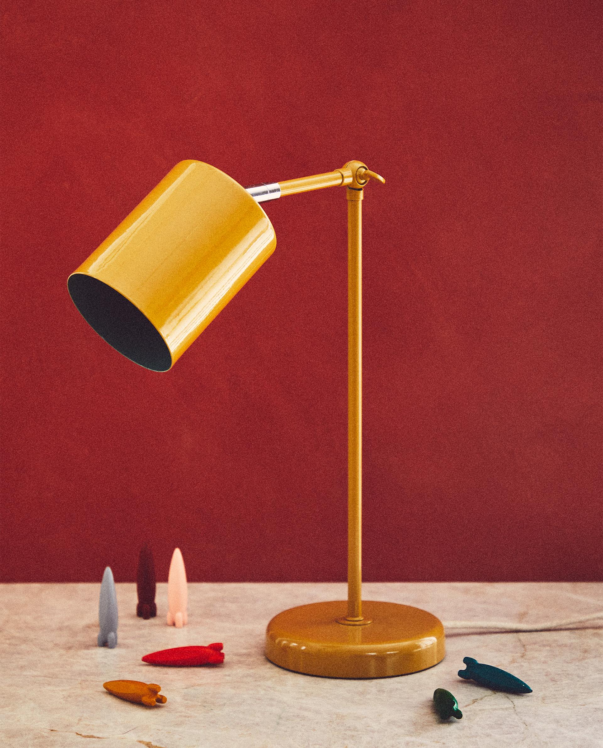 CHILDREN’S METAL DESK LAMP