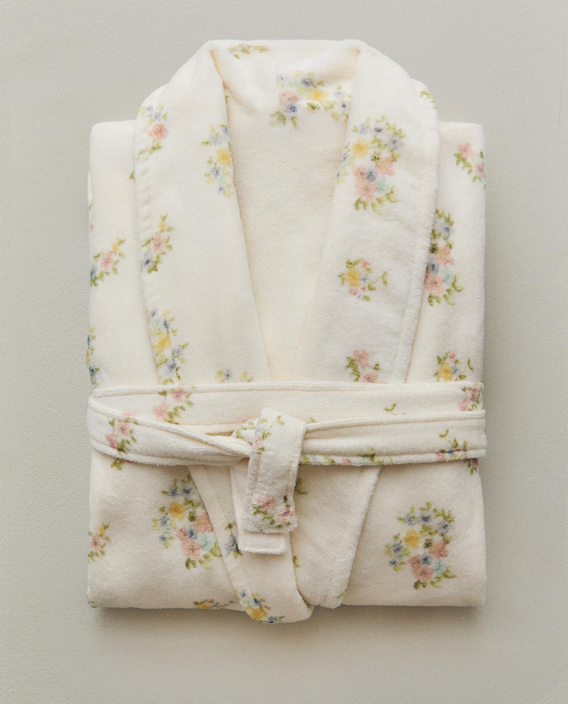 FLORAL PRINT VELOUR BATHROBE FLORAL PRINT VELOUR BATHROBE