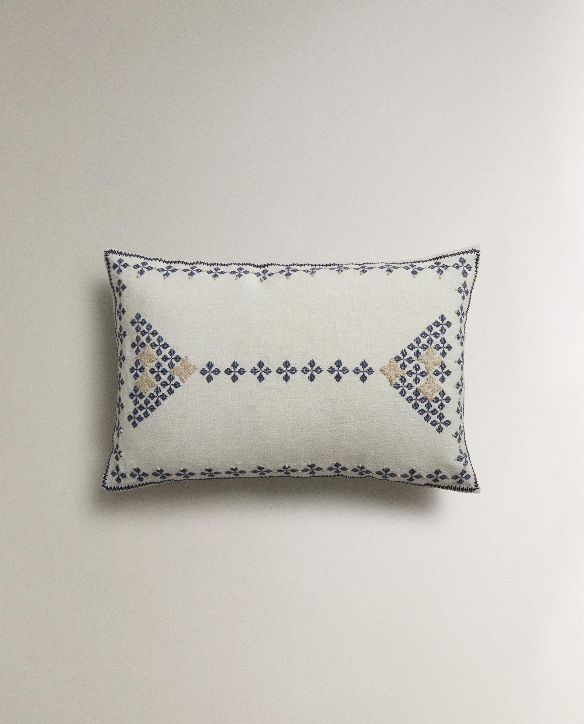 EMBROIDERED CUSHION COVER