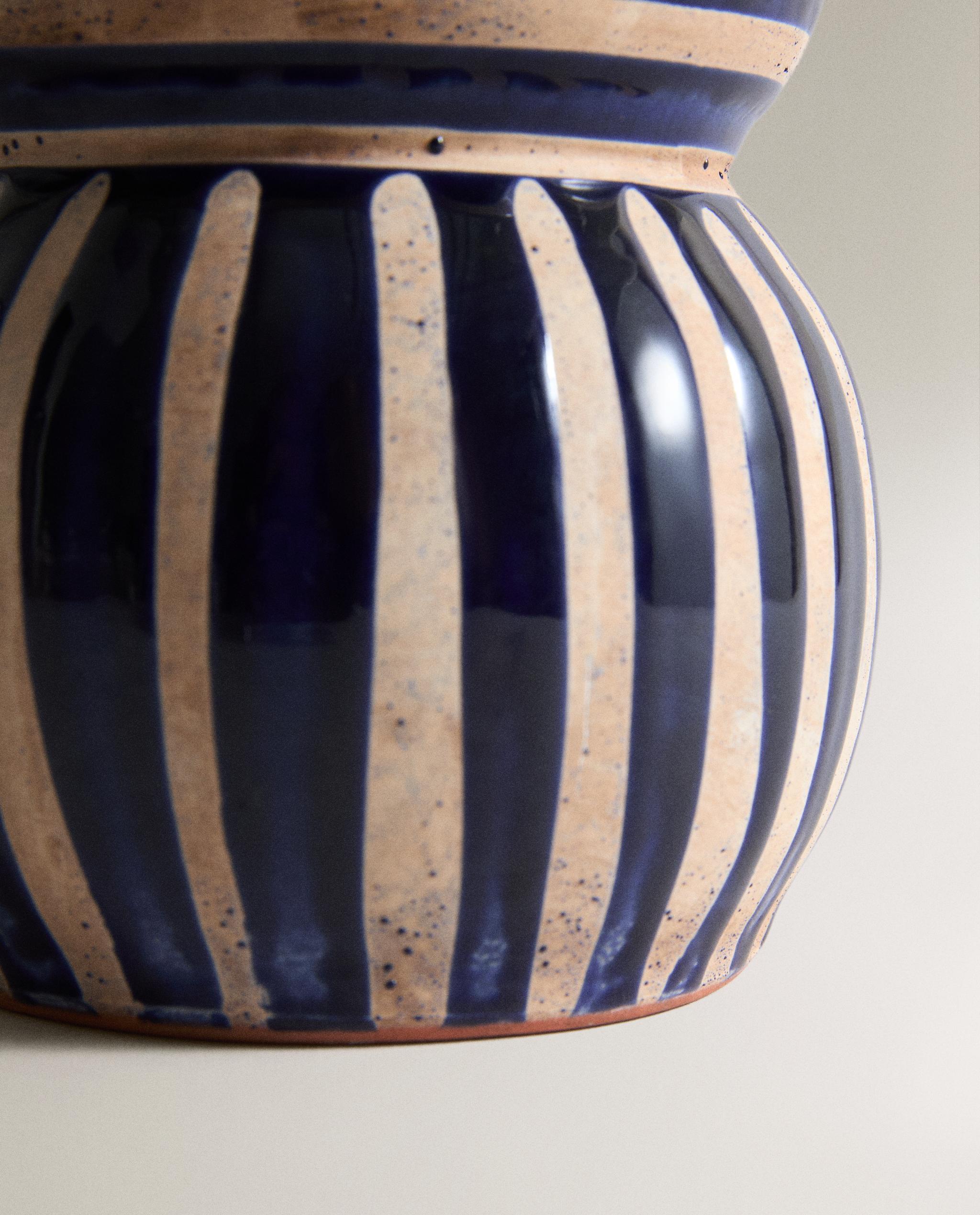 DECORATIVE HULU-SHAPED CERAMIC VASE product thumbnail 4