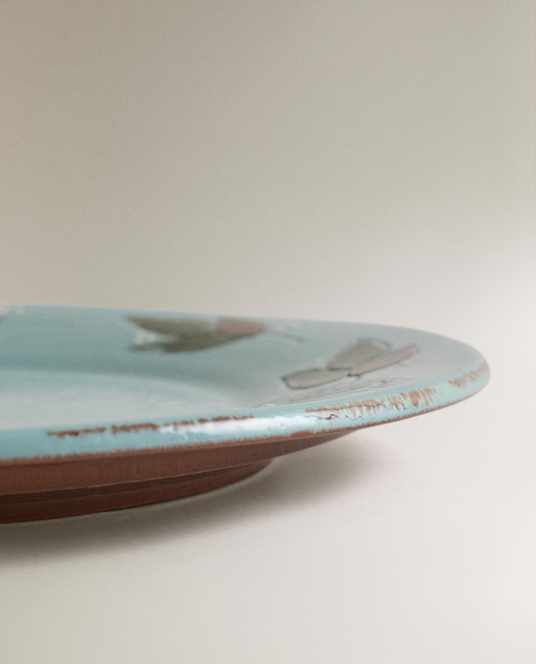 ROUND LEAF EARTHENWARE SERVING DISH product thumbnail 2