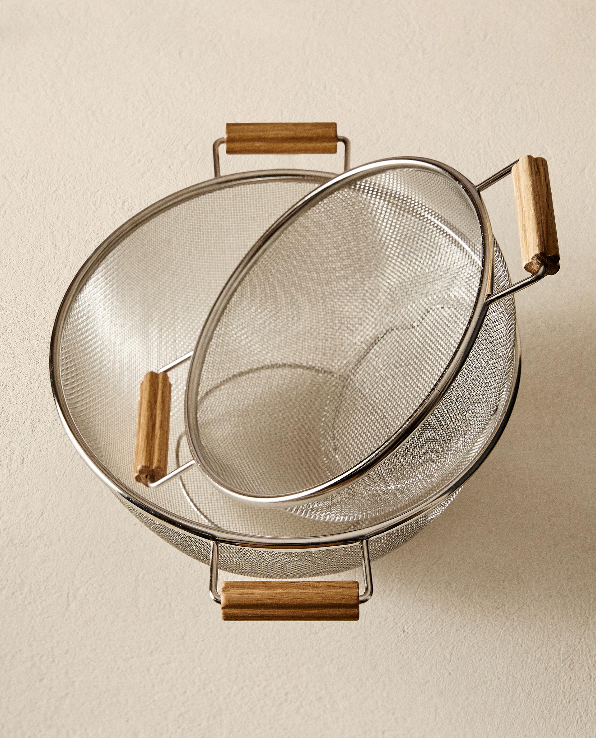 KITCHEN COLANDER WITH WOODEN HANDLES | Zara Home Hungary