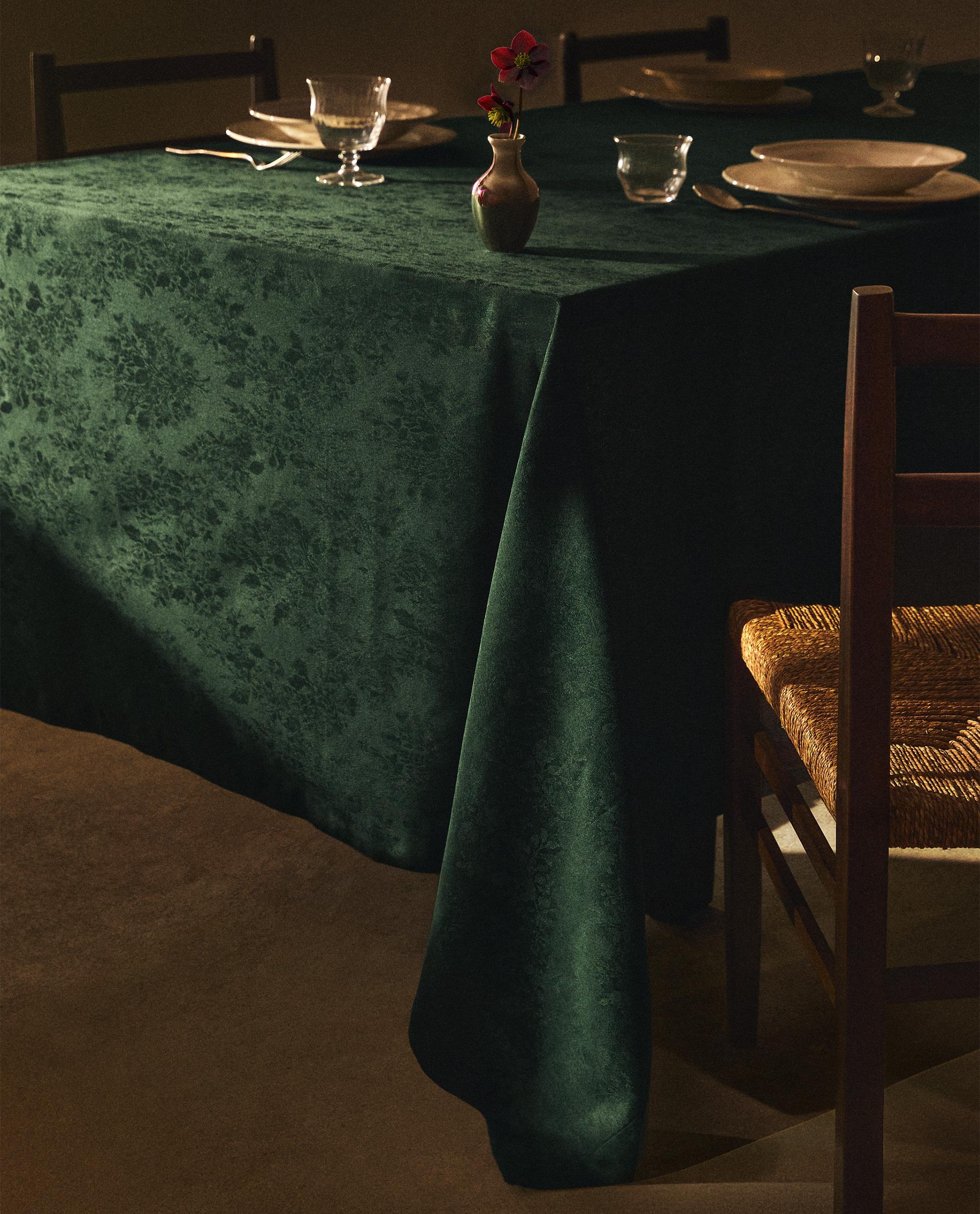 クリスマスブランチ ジャカード コットン テーブルクロス | Zara Home