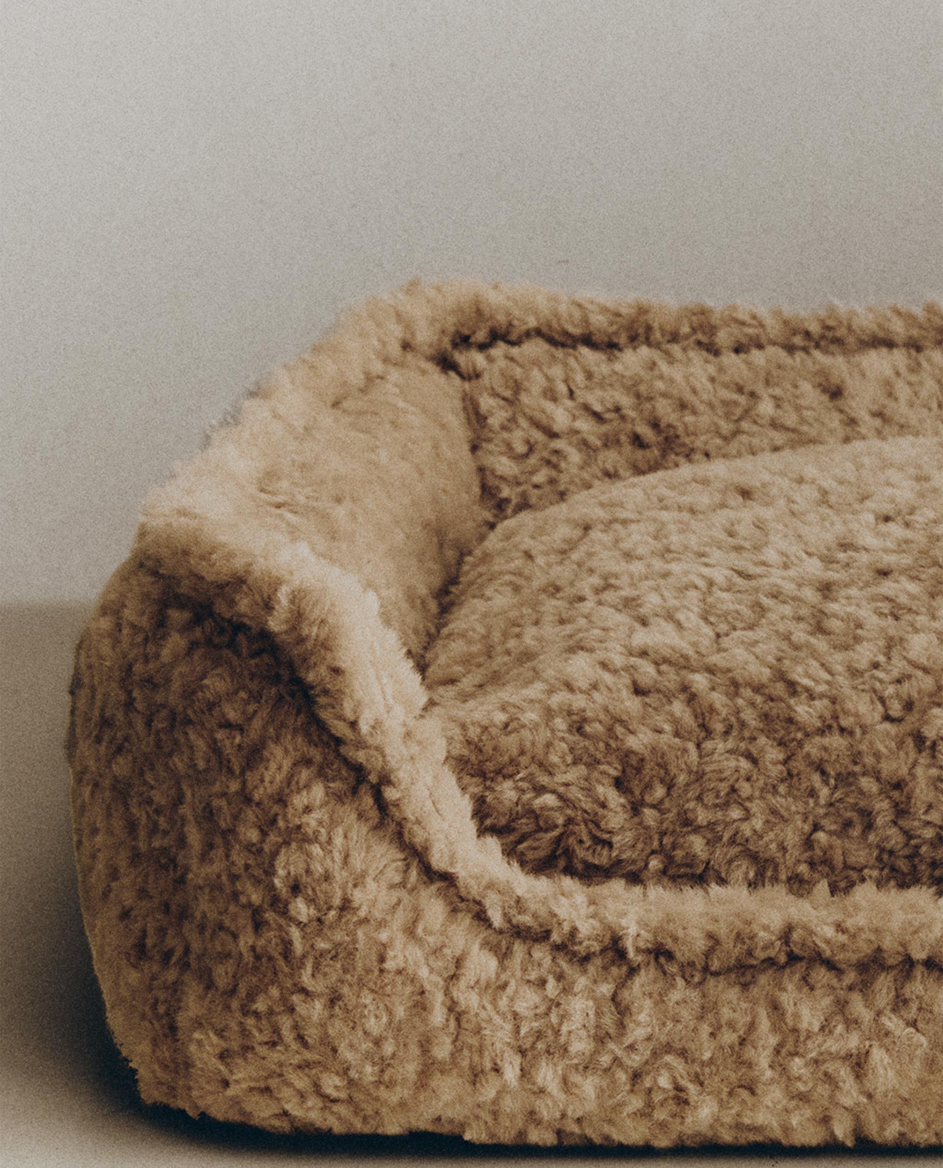 FAUX SHEARLING PET BED product thumbnail 12