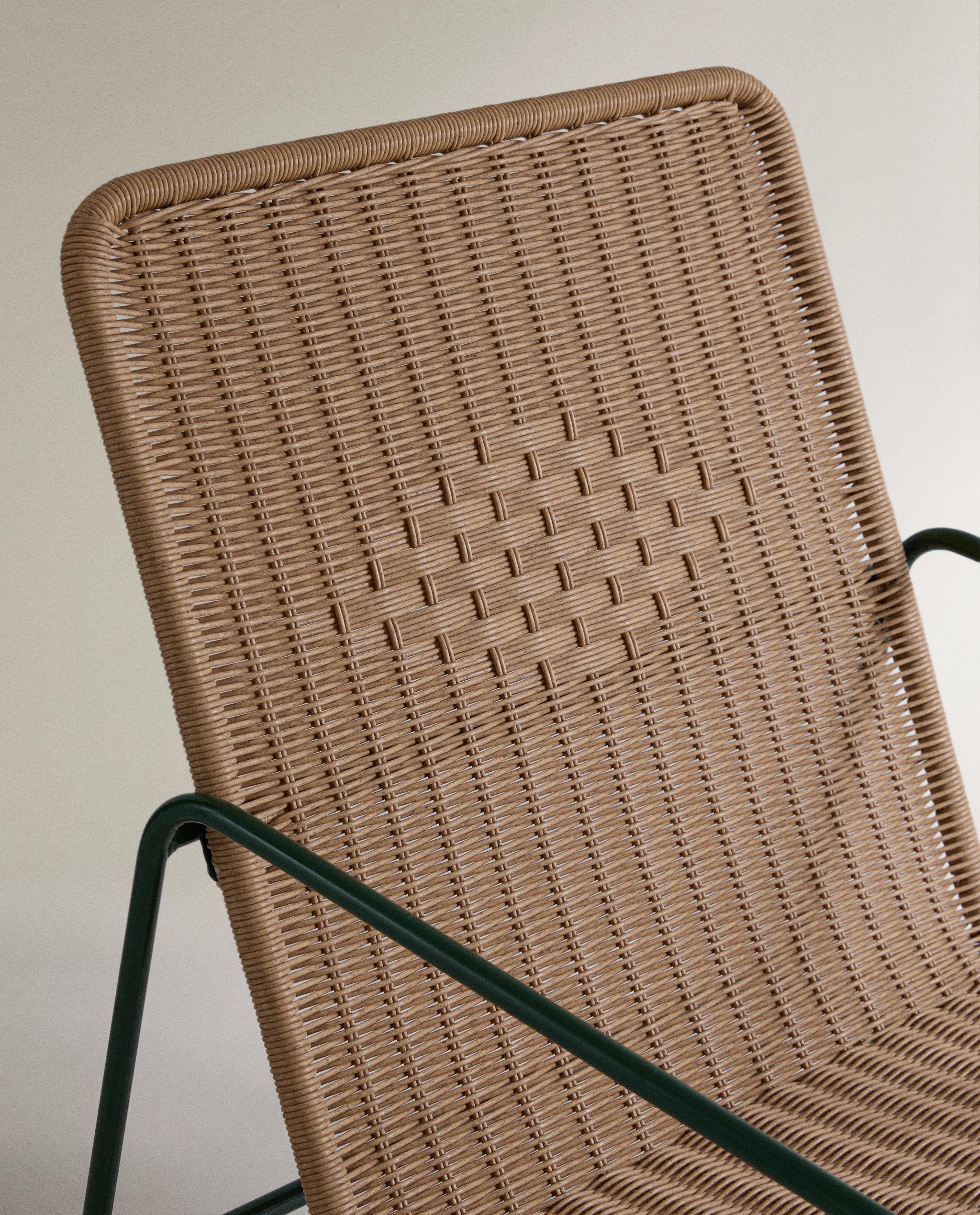 ジオメトリックディテール入り屋外用編み込みチェア | Zara Home 日本