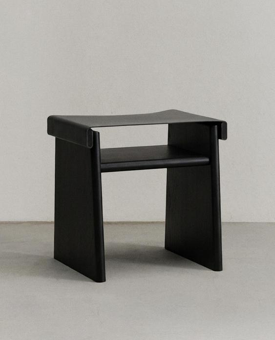 STOOL 02