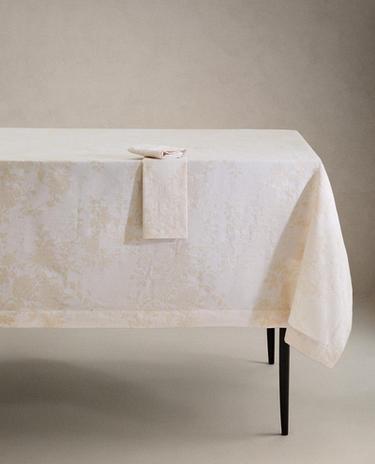 TISCHDECKE AUS BAUMWOLLE MIT JACQUARDMUSTER TISCHDECKE AUS BAUMWOLLE MIT JACQUARDMUSTER