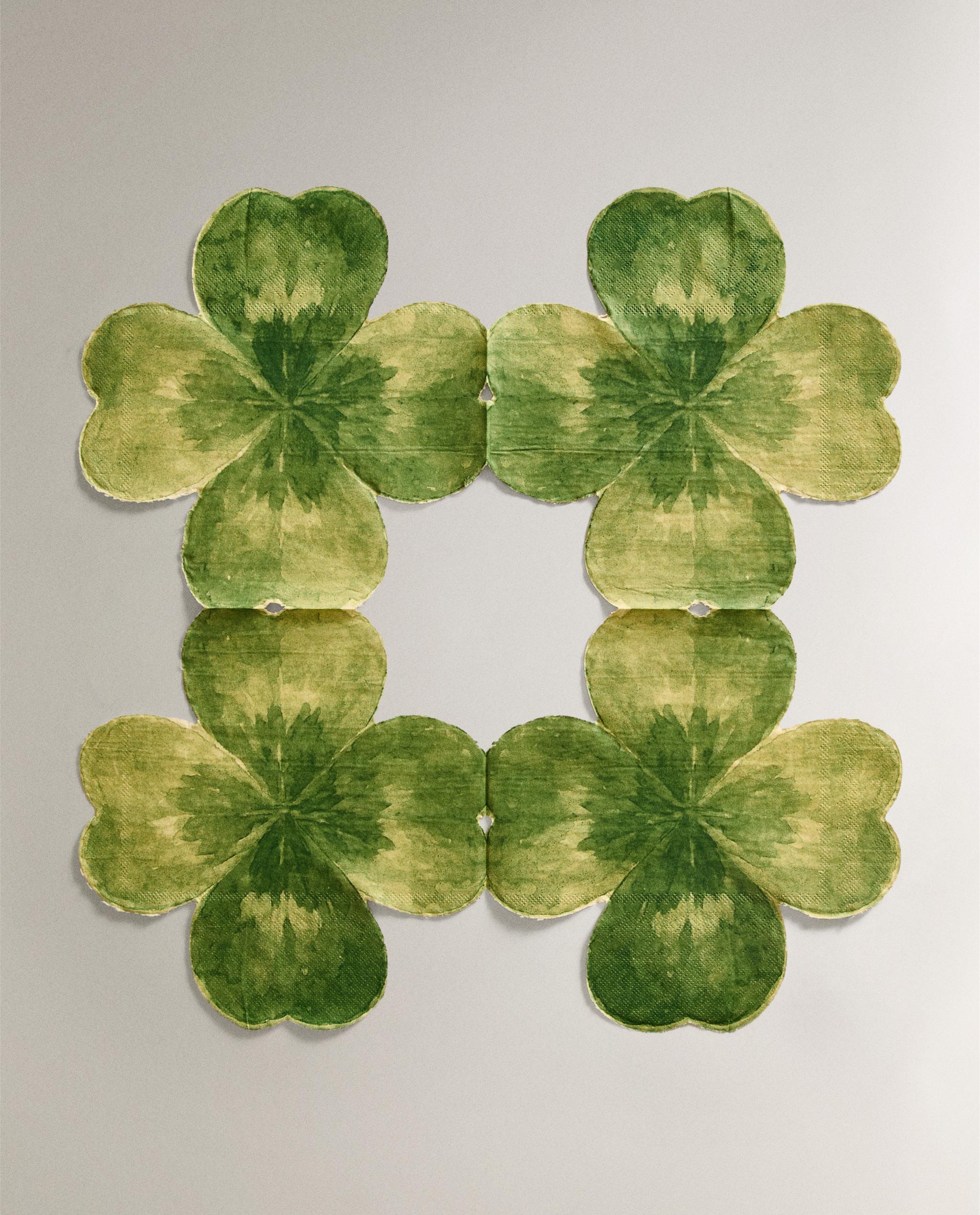 PACK OF CLOVER PAPER NAPKINS (PACK OF 20) product thumbnail 4