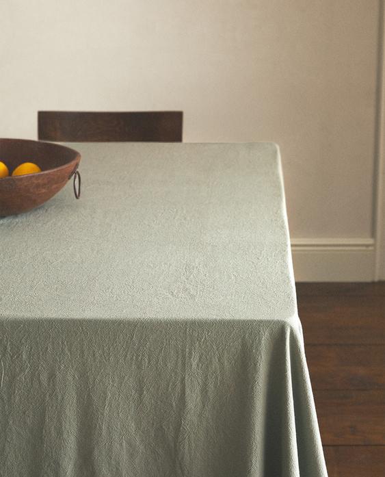 TOALHA DE MESA COM FIO TINGIDO LISO