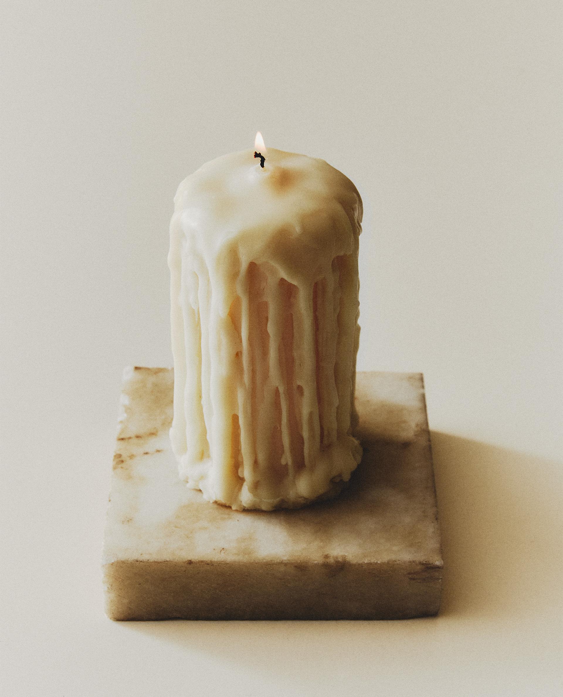 (365 G) INCENSE LEATHER SCENTED CANDLE