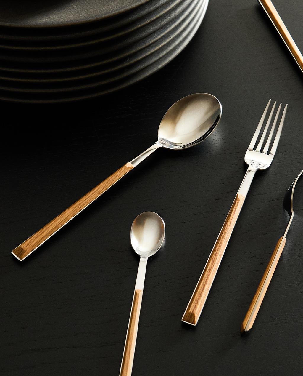 WOOD-EFFECT CUTLERY