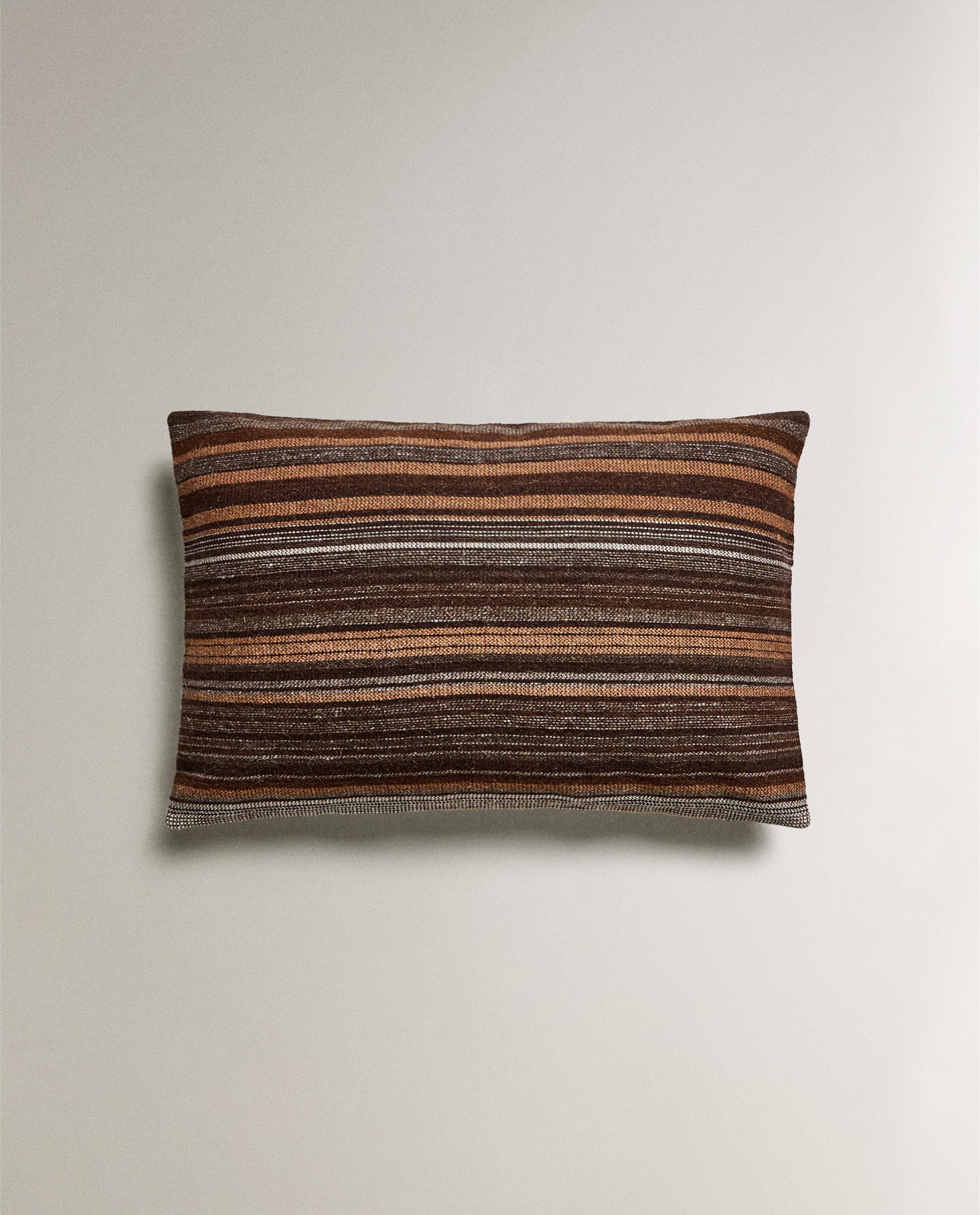 STRIPED CUSHION COVER