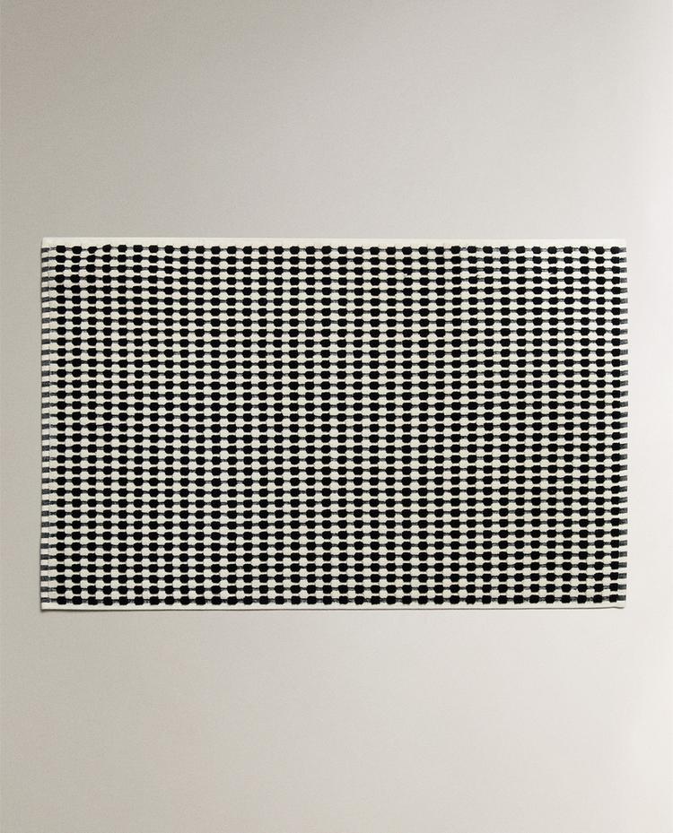 TEXTURED WAFFLE BATH MAT