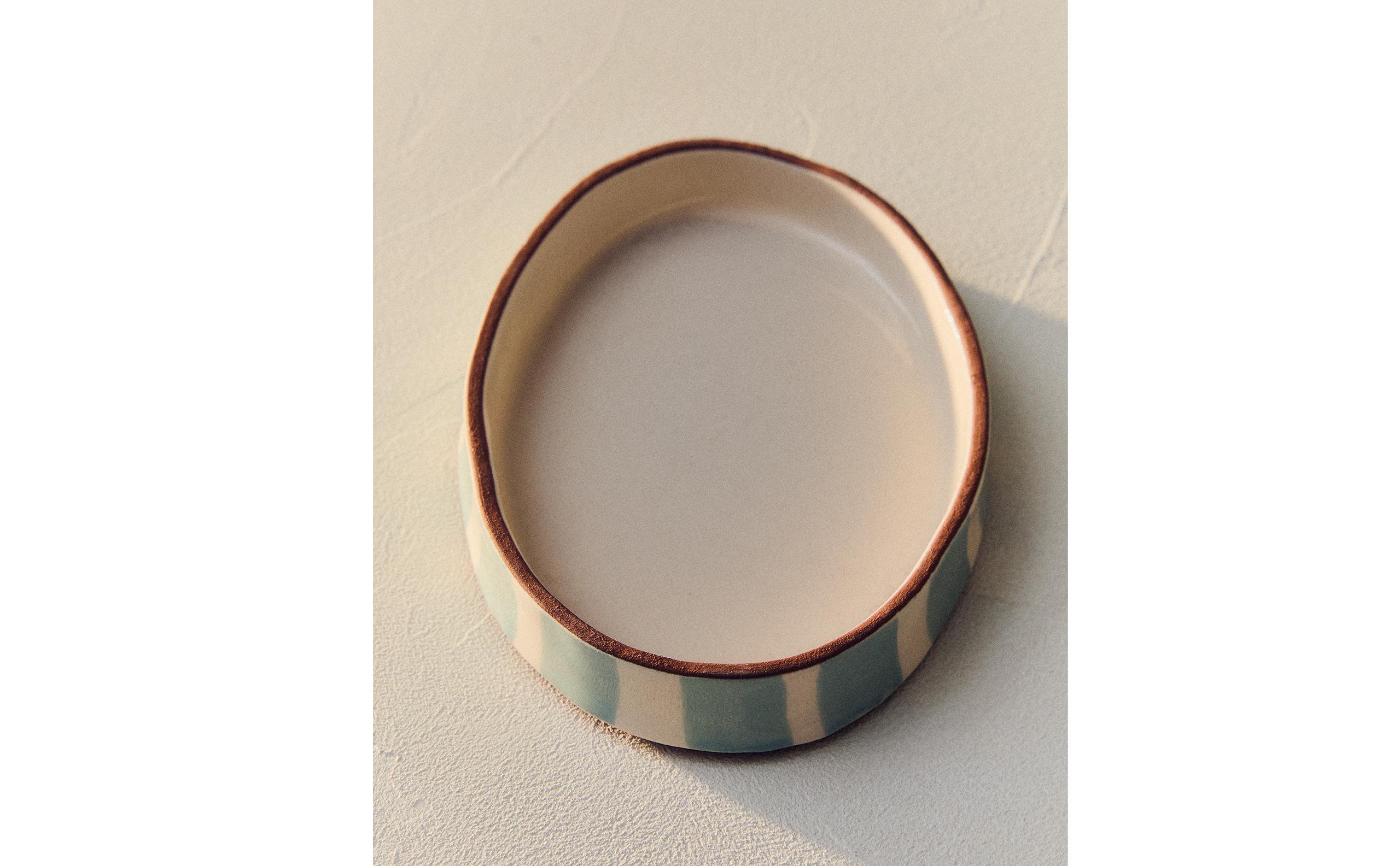 STRIPED CERAMIC BATHROOM SOAP DISH product thumbnail 8
