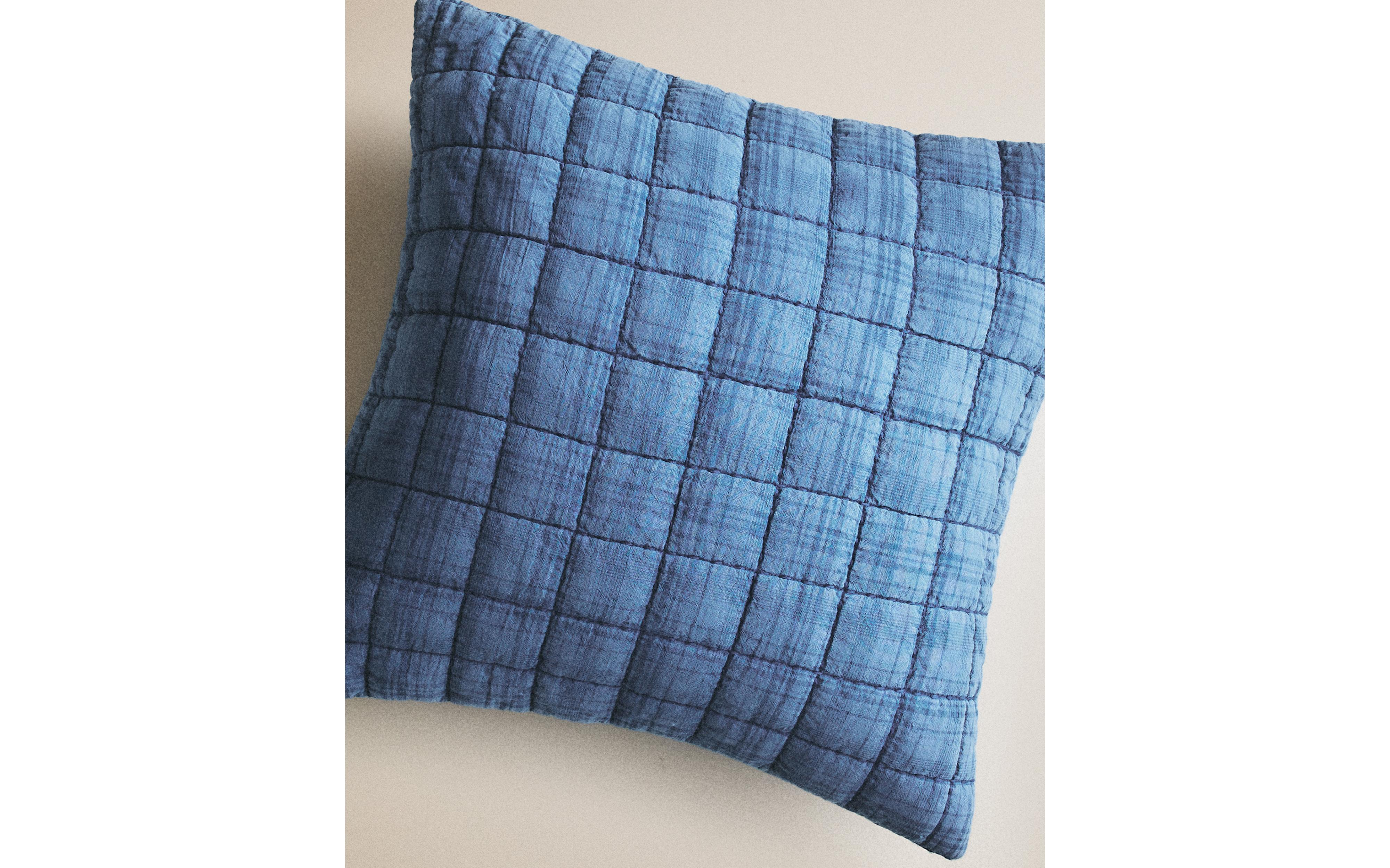 CHILDREN'S REVERSIBLE CHECK CUSHION COVER product thumbnail 2
