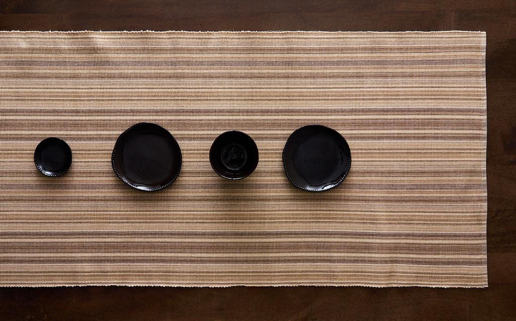 غطاء طاولة ضيق مخطط