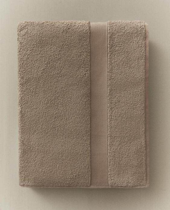 TOALLA BAÑO ALGODÓN PREMIUM (600 GXM²)