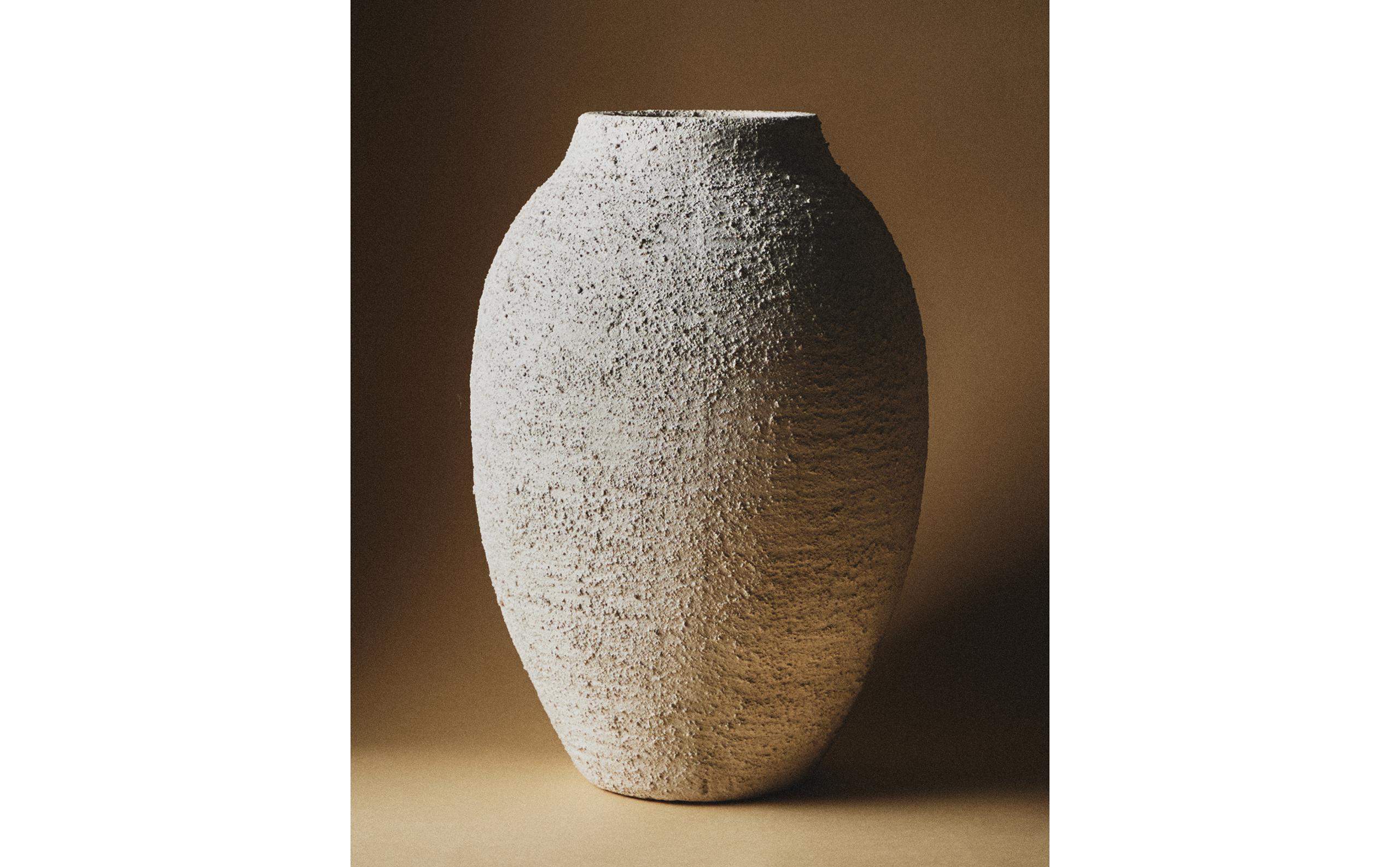 ザラホーム　花瓶 ROUGH-EFFECT CERAMIC VASE | Zara Home United States of America